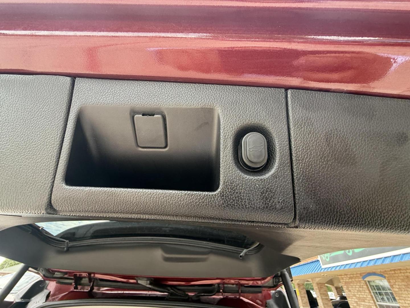 2020 Siren Red Tintcoat /Cocoa/Dune, leather Jet Black, leather Jet Black/D Chevrolet Suburban 70487 (1GNSCHKC8LR) with an 5.3L V8 OHV 16V engine, 6-Speed Automatic transmission, located at 2401 E Main St., Grand Prairie, TX, 75050, (972) 262-4440, 32.748981, -96.969643 - Photo#6