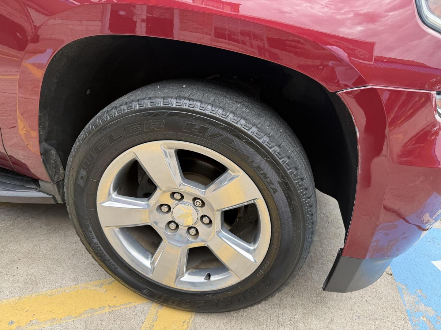 2020 Siren Red Tintcoat /Cocoa/Dune, leather Jet Black, leather Jet Black/D Chevrolet Suburban 70487 (1GNSCHKC8LR) with an 5.3L V8 OHV 16V engine, 6-Speed Automatic transmission, located at 2401 E Main St., Grand Prairie, TX, 75050, (972) 262-4440, 32.748981, -96.969643 - Photo#17