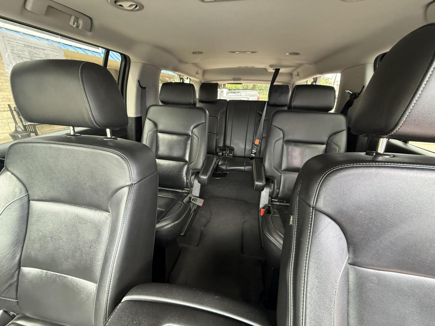 2020 Siren Red Tintcoat /Cocoa/Dune, leather Jet Black, leather Jet Black/D Chevrolet Suburban 70487 (1GNSCHKC8LR) with an 5.3L V8 OHV 16V engine, 6-Speed Automatic transmission, located at 2401 E Main St., Grand Prairie, TX, 75050, (972) 262-4440, 32.748981, -96.969643 - Photo#27