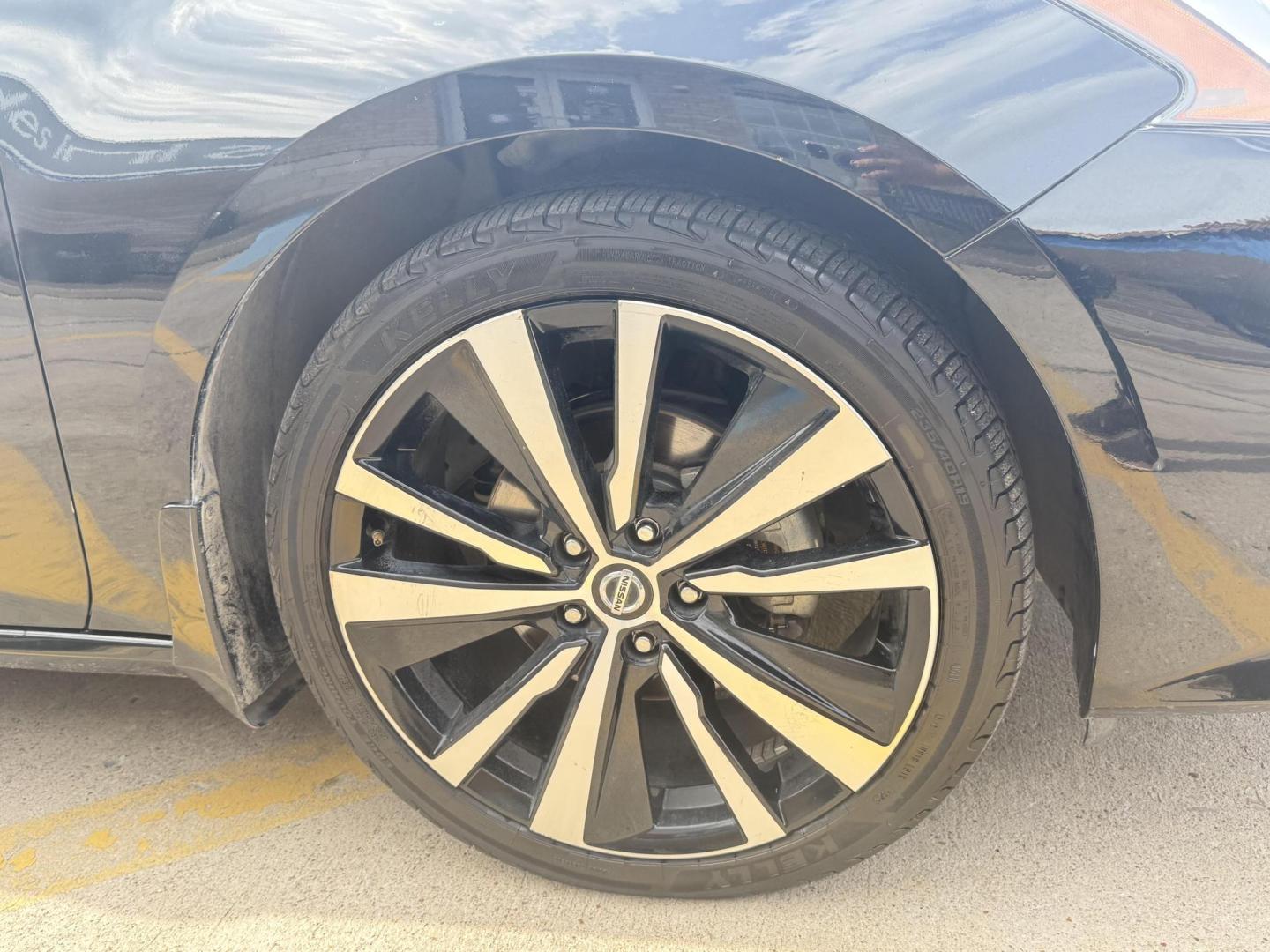 2021 Super Black /Sport, premium cloth Nissan Altima 75002 (1N4BL4CV9MN) with an 2.5L L4 DOHC 16V engine, Continuously Variable Transmission transmission, located at 2401 E Main St., Grand Prairie, TX, 75050, (972) 262-4440, 32.748981, -96.969643 - Photo#4