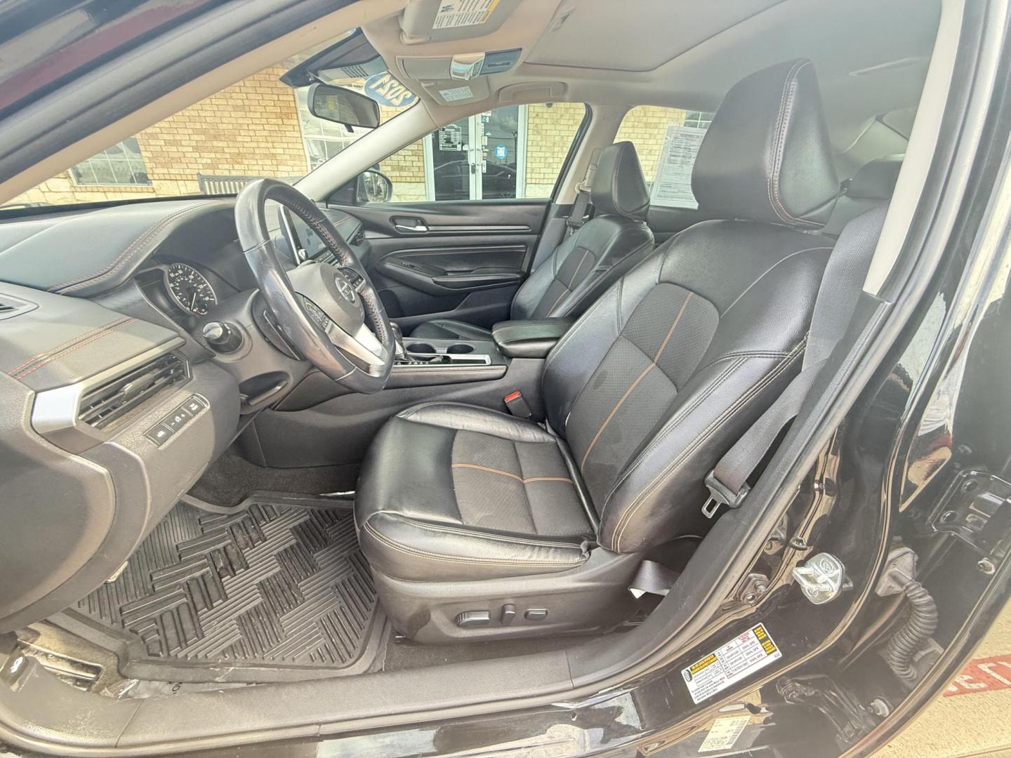 2021 Super Black /Sport, premium cloth Nissan Altima 75002 (1N4BL4CV9MN) with an 2.5L L4 DOHC 16V engine, Continuously Variable Transmission transmission, located at 2401 E Main St., Grand Prairie, TX, 75050, (972) 262-4440, 32.748981, -96.969643 - Photo#5