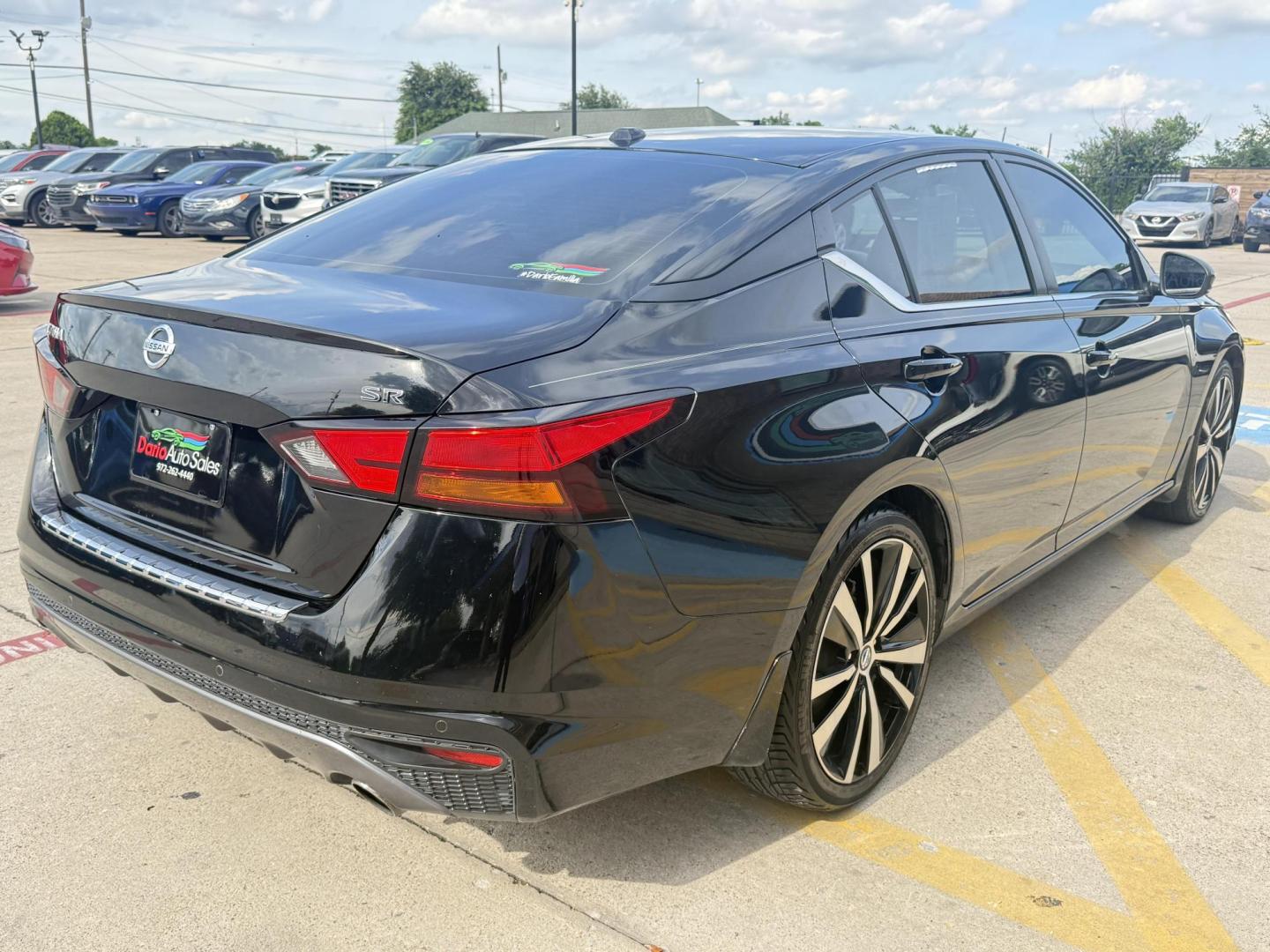 2021 Super Black /Sport, premium cloth Nissan Altima 75002 (1N4BL4CV9MN) with an 2.5L L4 DOHC 16V engine, Continuously Variable Transmission transmission, located at 2401 E Main St., Grand Prairie, TX, 75050, (972) 262-4440, 32.748981, -96.969643 - Photo#10