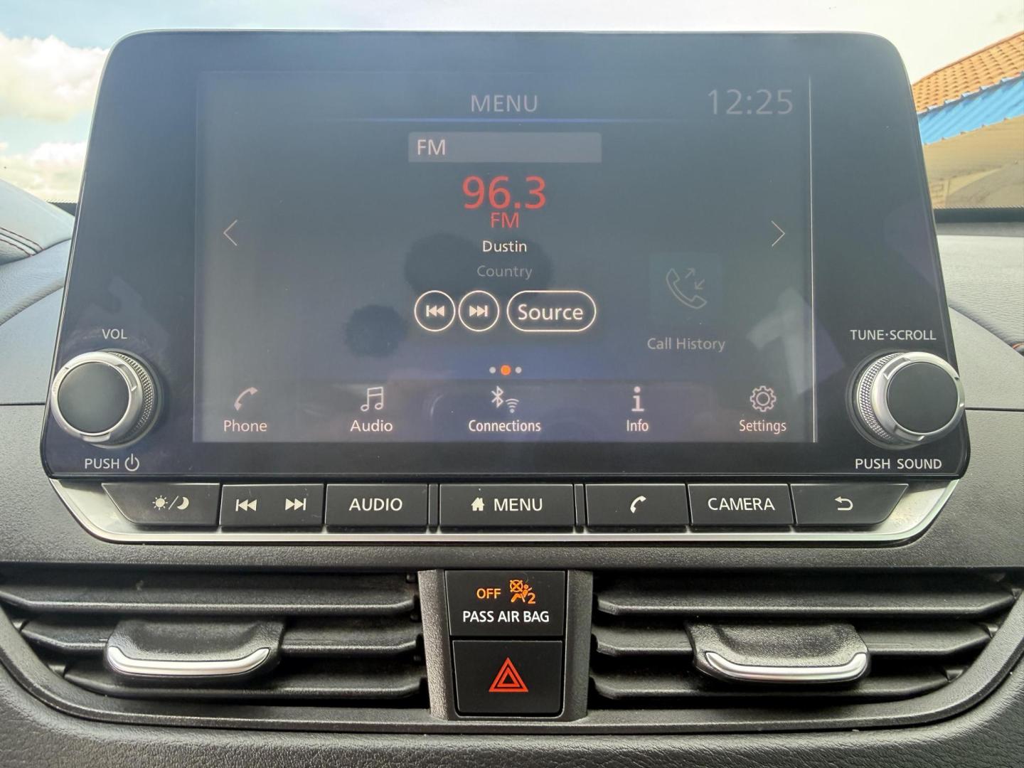 2021 Super Black /Sport, premium cloth Nissan Altima 75002 (1N4BL4CV9MN) with an 2.5L L4 DOHC 16V engine, Continuously Variable Transmission transmission, located at 2401 E Main St., Grand Prairie, TX, 75050, (972) 262-4440, 32.748981, -96.969643 - Photo#15