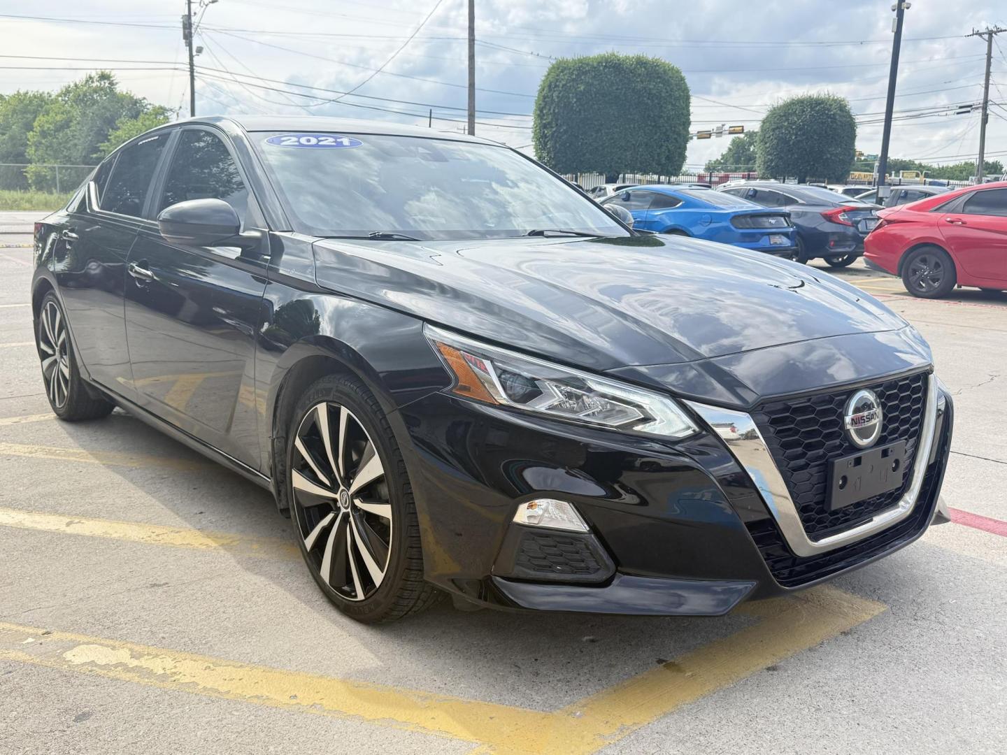 2021 Super Black /Sport, premium cloth Nissan Altima 75002 (1N4BL4CV9MN) with an 2.5L L4 DOHC 16V engine, Continuously Variable Transmission transmission, located at 2401 E Main St., Grand Prairie, TX, 75050, (972) 262-4440, 32.748981, -96.969643 - Photo#24