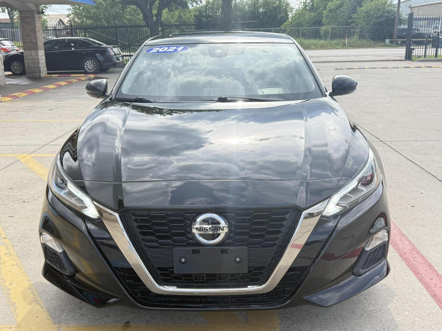 2021 Super Black /Sport, premium cloth Nissan Altima 75002 (1N4BL4CV9MN) with an 2.5L L4 DOHC 16V engine, Continuously Variable Transmission transmission, located at 2401 E Main St., Grand Prairie, TX, 75050, (972) 262-4440, 32.748981, -96.969643 - Photo#30