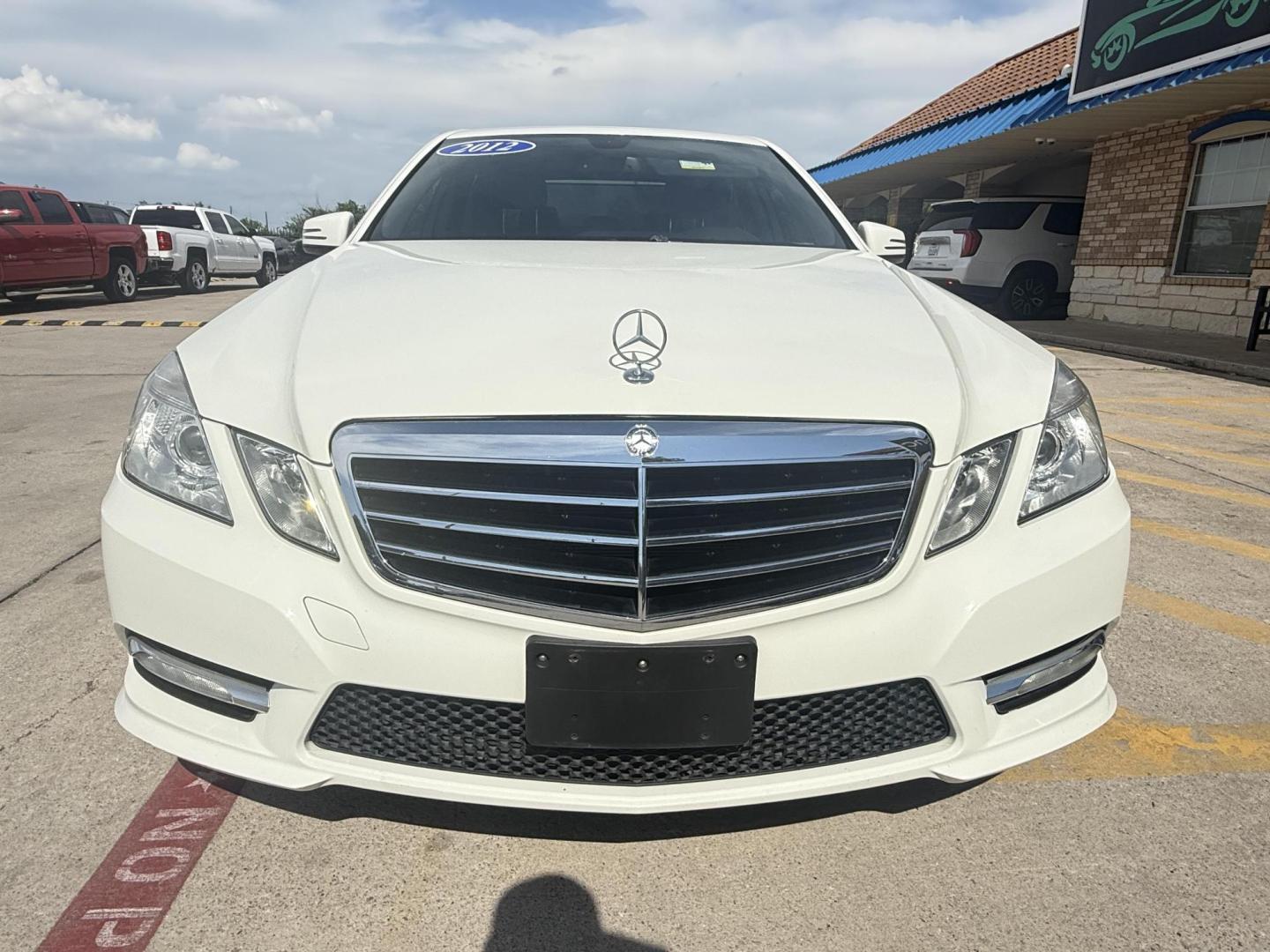 2012 Arctic White /Almond/Black Leather Interior Almond/Black Vinyl I Mercedes-Benz E-Class 43858 (WDDHF5KB1CA) with an 3.5L V6 DOHC 24V engine, 7-Speed Automatic transmission, located at 2401 E Main St., Grand Prairie, TX, 75050, (972) 262-4440, 32.748981, -96.969643 - Photo#25