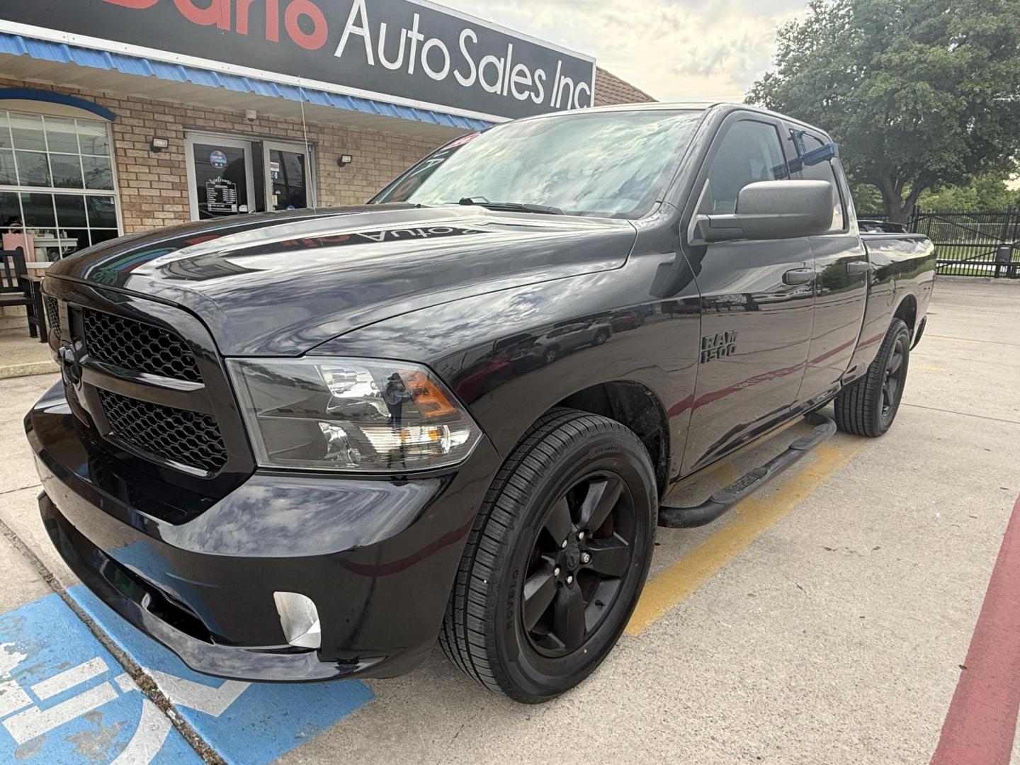 2016 RAM 1500 Express Quad Cab 6'4" (Fleet)'s photo