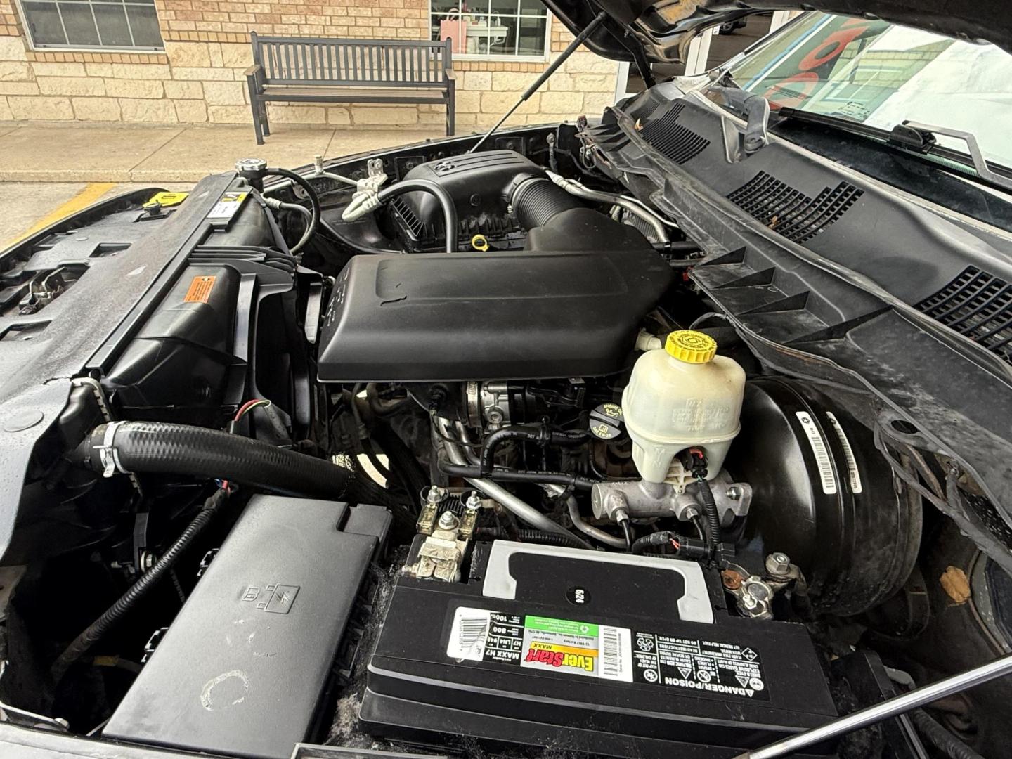 2016 Black Clear Coat /Black/Diesel Gray, cloth Black/Diesel Gray, vinyl RAM 1500 53842 (1C6RR6FG2GS) with an 3.6L V6 DOHC 24V FFV engine, 8-Speed Automatic transmission, located at 2401 E Main St., Grand Prairie, TX, 75050, (972) 262-4440, 32.748981, -96.969643 - Photo#6