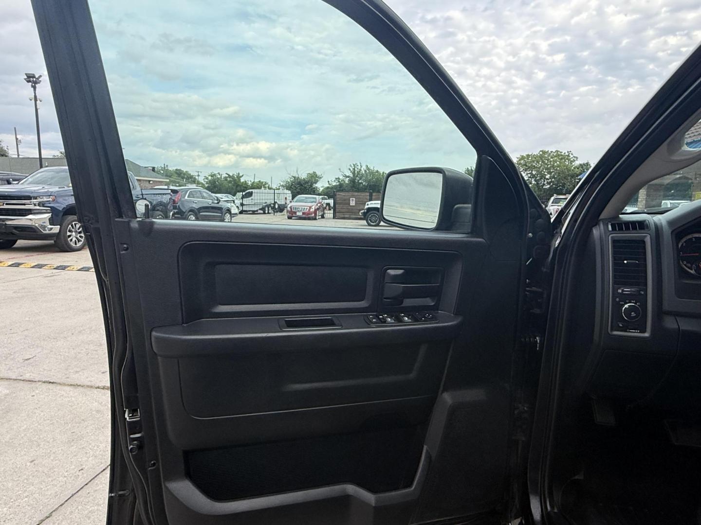 2016 Black Clear Coat /Black/Diesel Gray, cloth Black/Diesel Gray, vinyl RAM 1500 53842 (1C6RR6FG2GS) with an 3.6L V6 DOHC 24V FFV engine, 8-Speed Automatic transmission, located at 2401 E Main St., Grand Prairie, TX, 75050, (972) 262-4440, 32.748981, -96.969643 - Photo#8