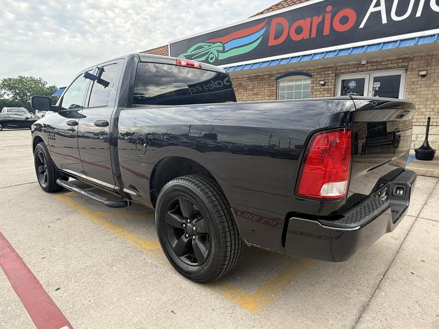 2016 Black Clear Coat /Black/Diesel Gray, cloth Black/Diesel Gray, vinyl RAM 1500 53842 (1C6RR6FG2GS) with an 3.6L V6 DOHC 24V FFV engine, 8-Speed Automatic transmission, located at 2401 E Main St., Grand Prairie, TX, 75050, (972) 262-4440, 32.748981, -96.969643 - Photo#9