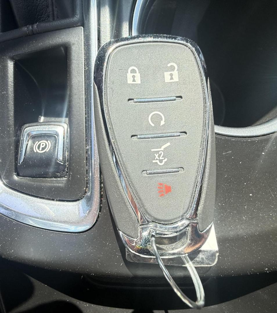 2019 Silver Ice Metallic /Jet Black, premium cloth Jet Black/Cinnamon, cloth Chevrolet Equinox 63877 (2GNAXLEX4K6) with an 2.0L L4 DOHC 16V engine, 9-Speed Automatic transmission, located at 2401 E Main St., Grand Prairie, TX, 75050, (972) 262-4440, 32.748981, -96.969643 - Photo#1