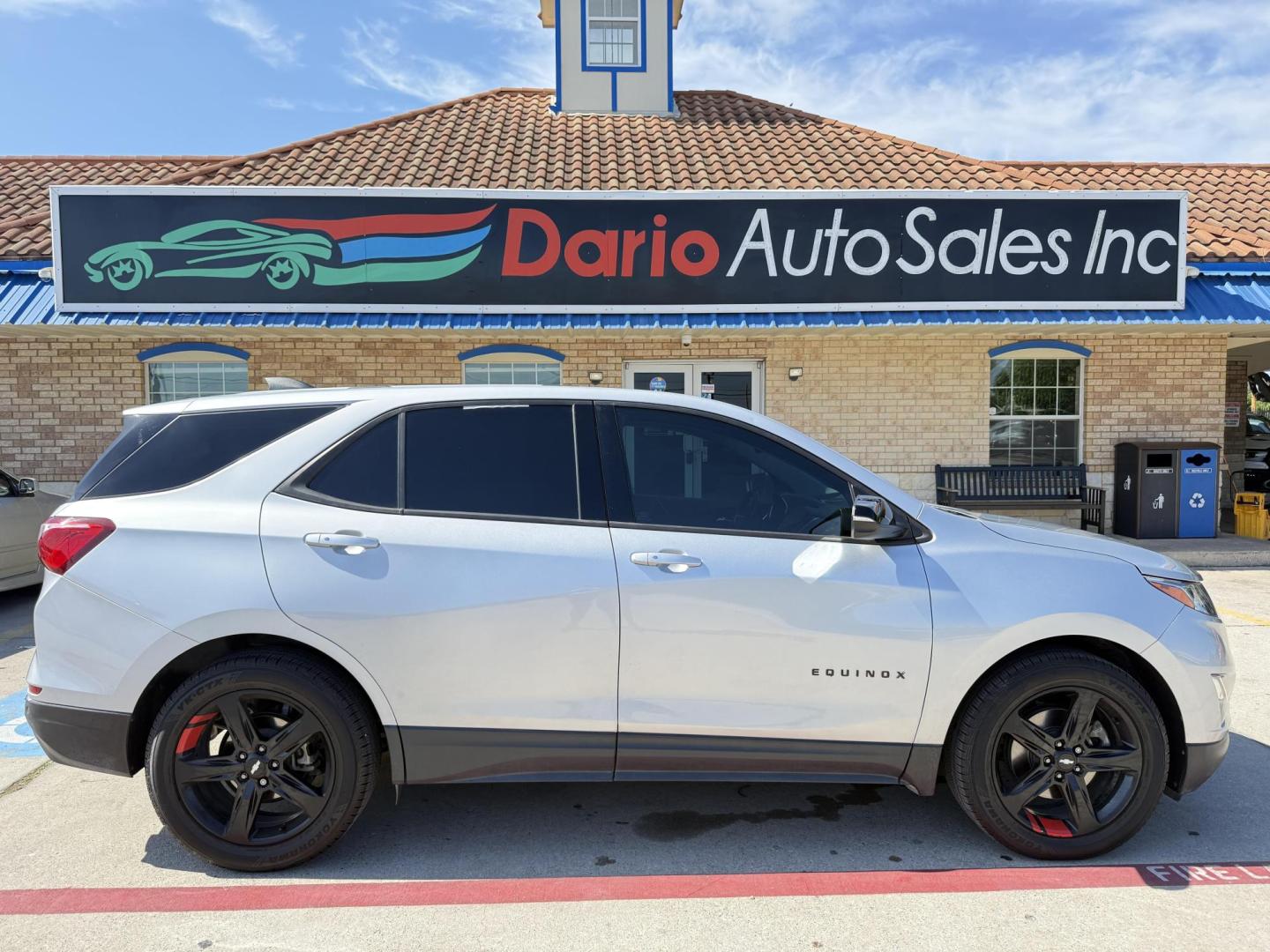 2019 Silver Ice Metallic /Jet Black, premium cloth Jet Black/Cinnamon, cloth Chevrolet Equinox 63877 (2GNAXLEX4K6) with an 2.0L L4 DOHC 16V engine, 9-Speed Automatic transmission, located at 2401 E Main St., Grand Prairie, TX, 75050, (972) 262-4440, 32.748981, -96.969643 - Photo#23