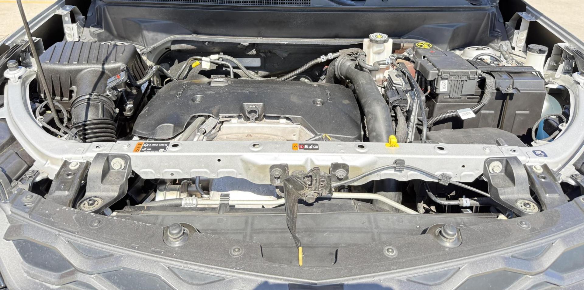 2019 Silver Ice Metallic /Jet Black, premium cloth Jet Black/Cinnamon, cloth Chevrolet Equinox 63877 (2GNAXLEX4K6) with an 2.0L L4 DOHC 16V engine, 9-Speed Automatic transmission, located at 2401 E Main St., Grand Prairie, TX, 75050, (972) 262-4440, 32.748981, -96.969643 - Photo#26