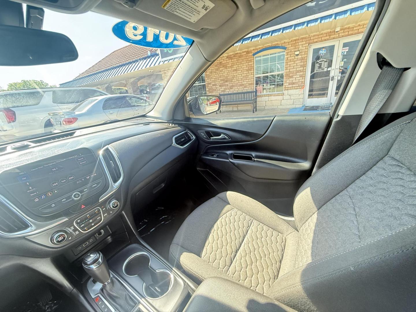 2019 Silver Ice Metallic /Jet Black, premium cloth Jet Black/Cinnamon, cloth Chevrolet Equinox 63877 (2GNAXLEX4K6) with an 2.0L L4 DOHC 16V engine, 9-Speed Automatic transmission, located at 2401 E Main St., Grand Prairie, TX, 75050, (972) 262-4440, 32.748981, -96.969643 - Photo#29