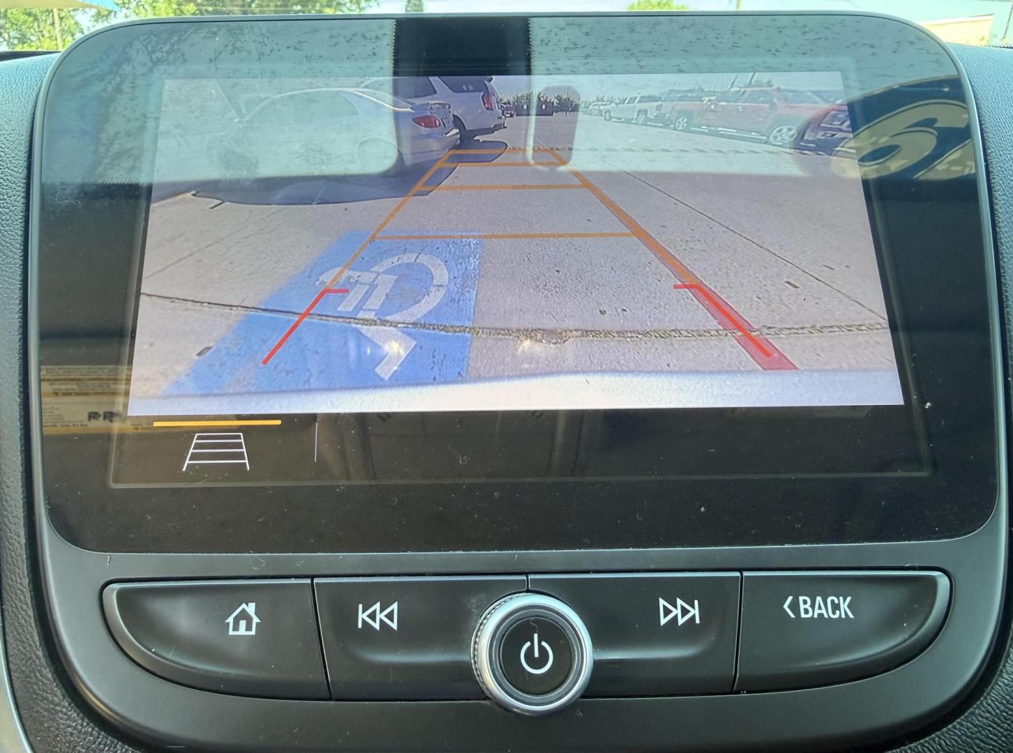 2019 Silver Ice Metallic /Jet Black, premium cloth Jet Black/Cinnamon, cloth Chevrolet Equinox 63877 (2GNAXLEX4K6) with an 2.0L L4 DOHC 16V engine, 9-Speed Automatic transmission, located at 2401 E Main St., Grand Prairie, TX, 75050, (972) 262-4440, 32.748981, -96.969643 - Photo#31