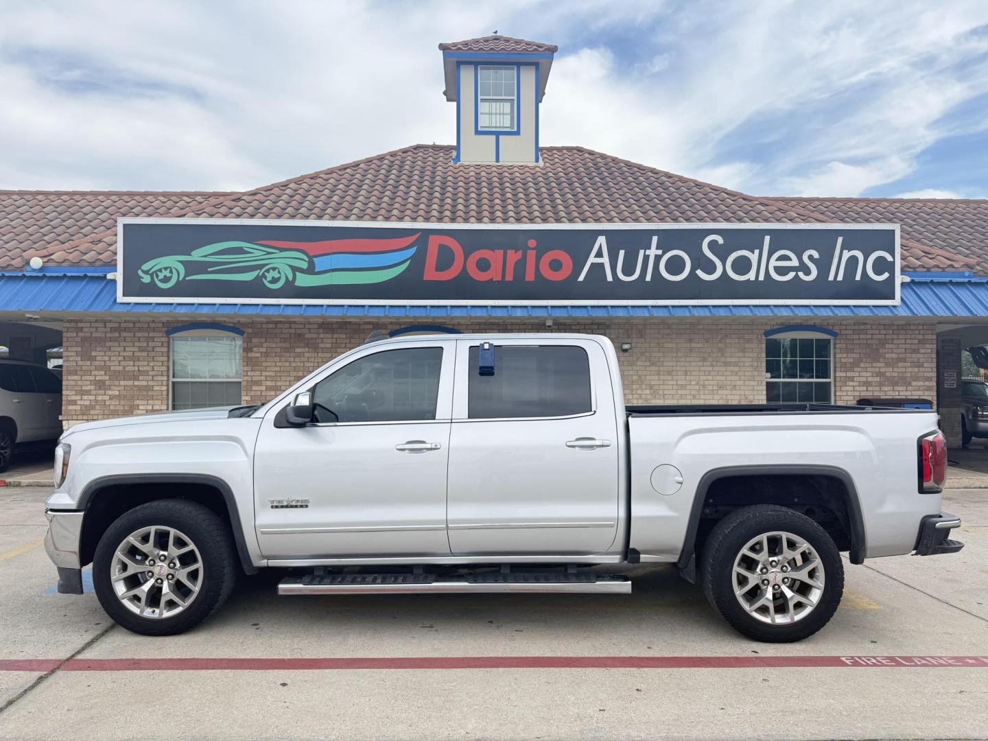 2018 Quicksilver Metallic /Cocoa/Dune, leather Dark Ash Seats w/Jet Black Int GMC Sierra 1500 60193 (3GTP1NEC6JG) with an 5.3L V8 OHV 16V engine, 6-Speed Automatic transmission, located at 2401 E Main St., Grand Prairie, TX, 75050, (972) 262-4440, 32.748981, -96.969643 - Photo#7