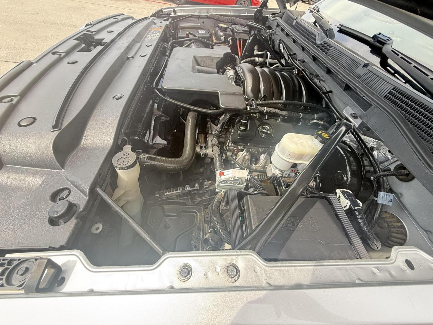 2018 Quicksilver Metallic /Cocoa/Dune, leather Dark Ash Seats w/Jet Black Int GMC Sierra 1500 60193 (3GTP1NEC6JG) with an 5.3L V8 OHV 16V engine, 6-Speed Automatic transmission, located at 2401 E Main St., Grand Prairie, TX, 75050, (972) 262-4440, 32.748981, -96.969643 - Photo#12