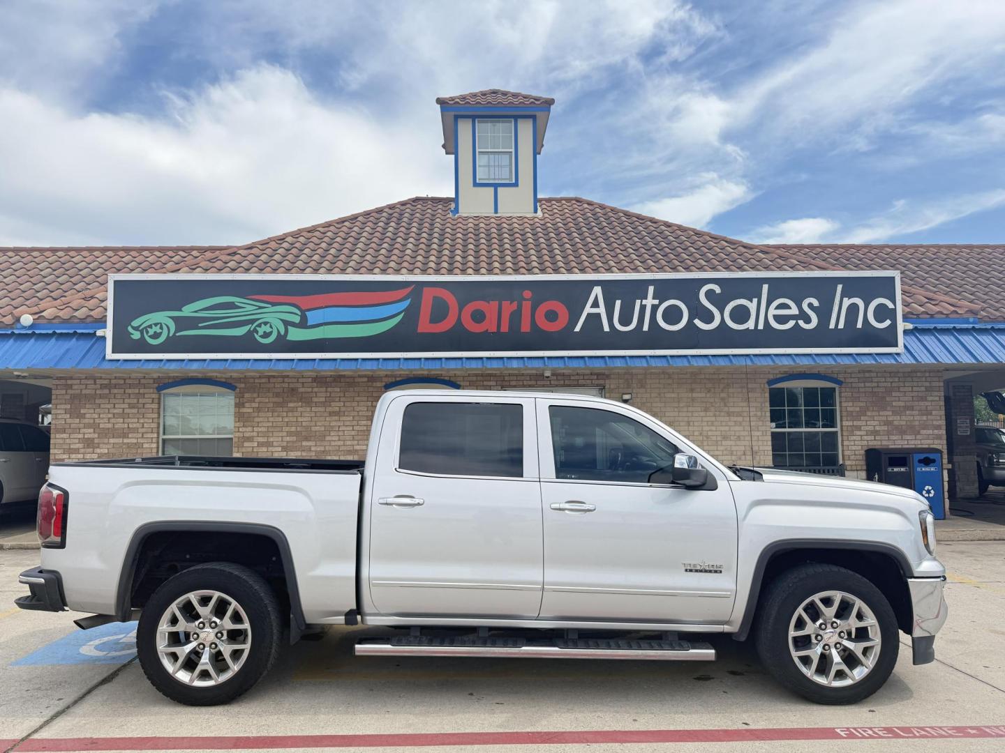 2018 Quicksilver Metallic /Cocoa/Dune, leather Dark Ash Seats w/Jet Black Int GMC Sierra 1500 60193 (3GTP1NEC6JG) with an 5.3L V8 OHV 16V engine, 6-Speed Automatic transmission, located at 2401 E Main St., Grand Prairie, TX, 75050, (972) 262-4440, 32.748981, -96.969643 - Photo#13