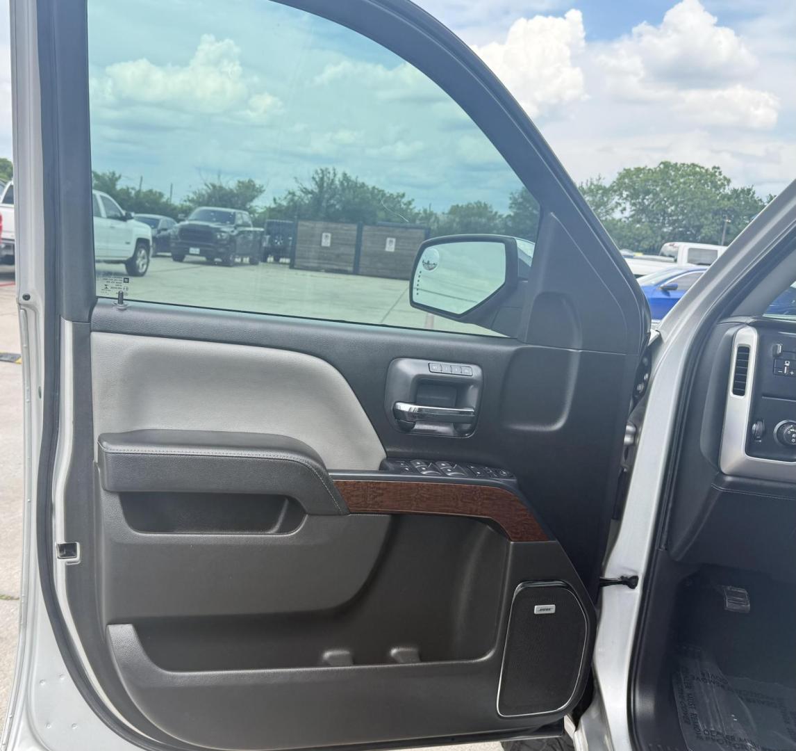 2018 Quicksilver Metallic /Cocoa/Dune, leather Dark Ash Seats w/Jet Black Int GMC Sierra 1500 60193 (3GTP1NEC6JG) with an 5.3L V8 OHV 16V engine, 6-Speed Automatic transmission, located at 2401 E Main St., Grand Prairie, TX, 75050, (972) 262-4440, 32.748981, -96.969643 - Photo#24