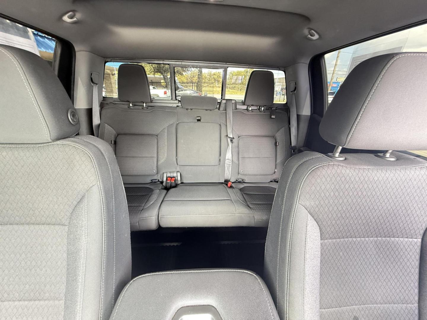 2021 Northsky Blue Metallic /Gideon/Very Dark Atmosphere, cloth Gideon/Very Dar Chevrolet Silverado 1500 74656 (1GCUYDET5MZ) with an 3.0L L6 DOHC 16V TURBO DIESEL engine, 6-Speed Automatic transmission, located at 2401 E Main St., Grand Prairie, TX, 75050, (972) 262-4440, 32.748981, -96.969643 - Photo#11