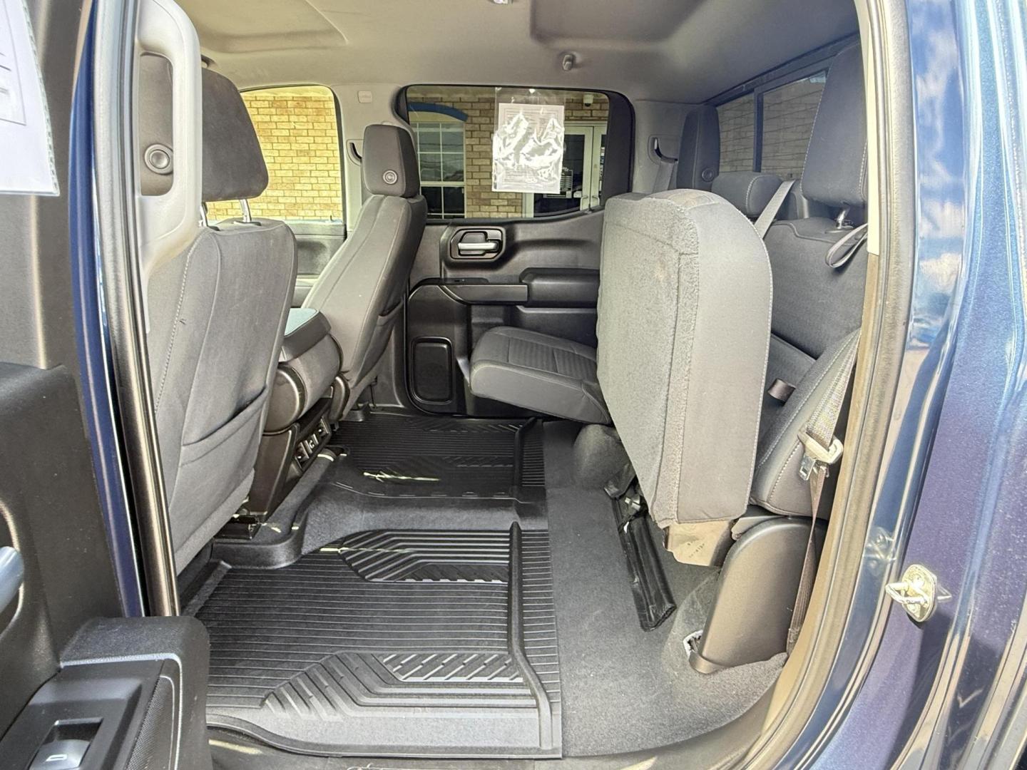 2021 Northsky Blue Metallic /Gideon/Very Dark Atmosphere, cloth Gideon/Very Dar Chevrolet Silverado 1500 74656 (1GCUYDET5MZ) with an 3.0L L6 DOHC 16V TURBO DIESEL engine, 6-Speed Automatic transmission, located at 2401 E Main St., Grand Prairie, TX, 75050, (972) 262-4440, 32.748981, -96.969643 - Photo#17