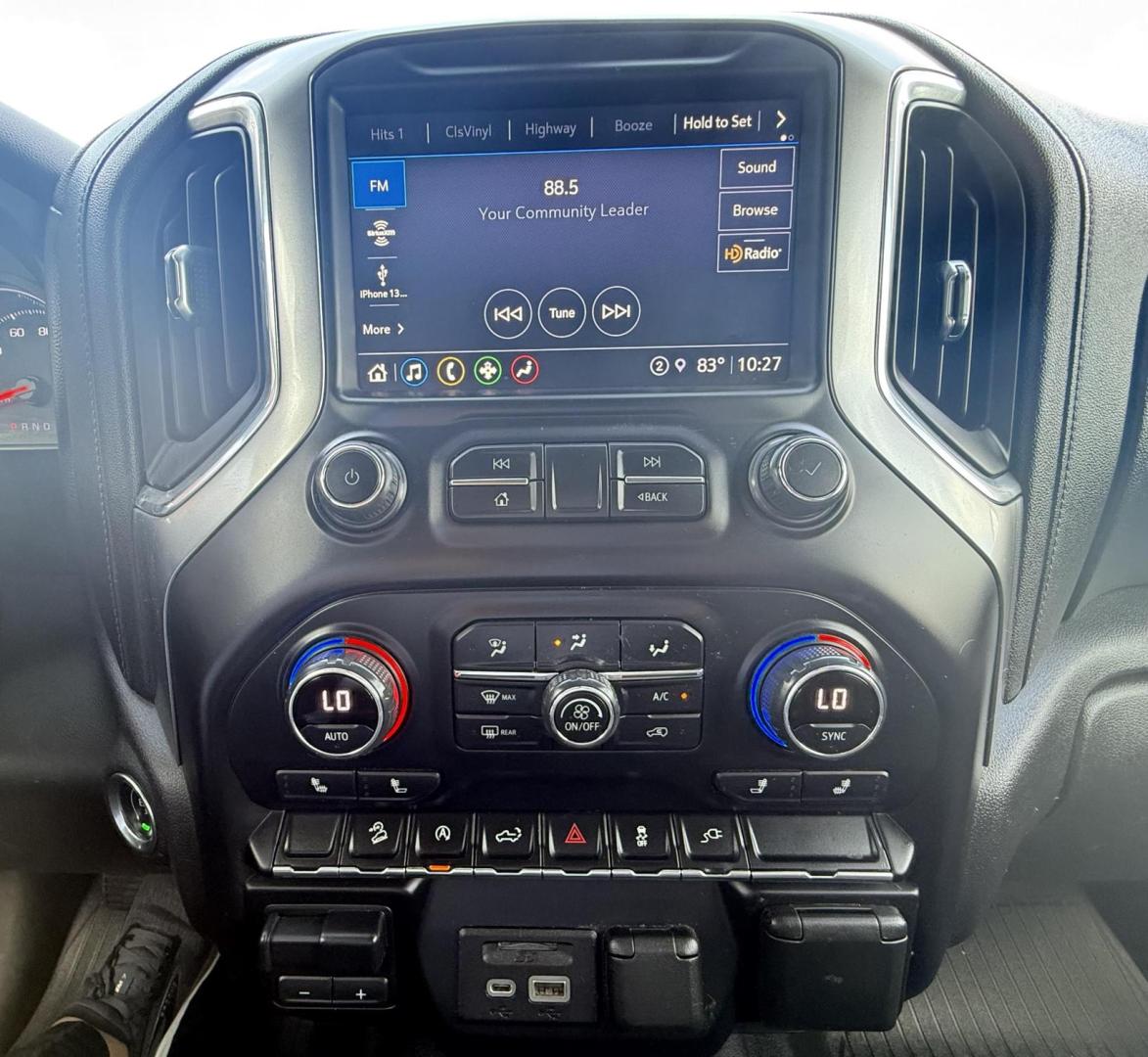 2021 Northsky Blue Metallic /Gideon/Very Dark Atmosphere, cloth Gideon/Very Dar Chevrolet Silverado 1500 74656 (1GCUYDET5MZ) with an 3.0L L6 DOHC 16V TURBO DIESEL engine, 6-Speed Automatic transmission, located at 2401 E Main St., Grand Prairie, TX, 75050, (972) 262-4440, 32.748981, -96.969643 - Photo#21