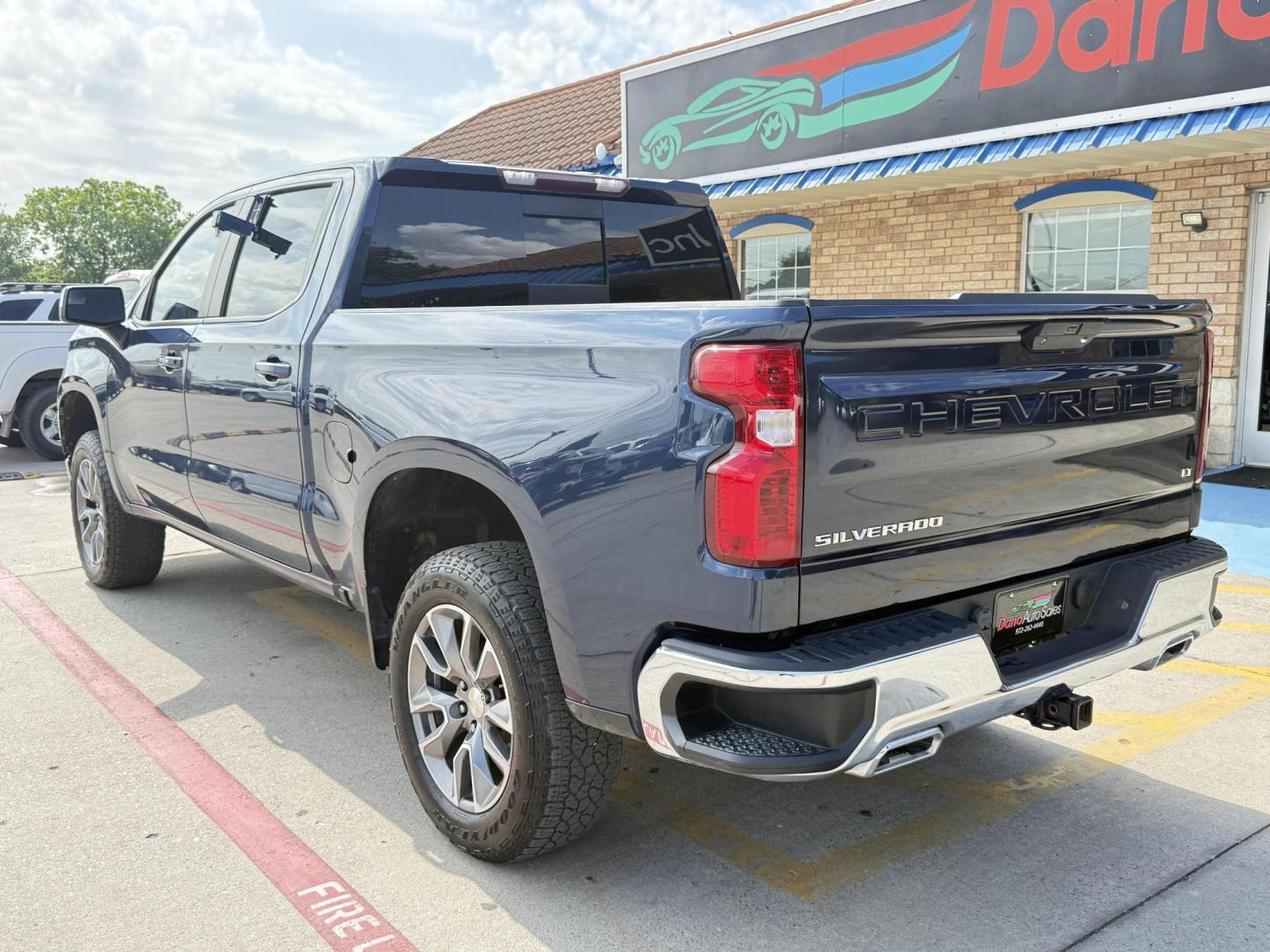 2021 Northsky Blue Metallic /Gideon/Very Dark Atmosphere, cloth Gideon/Very Dar Chevrolet Silverado 1500 74656 (1GCUYDET5MZ) with an 3.0L L6 DOHC 16V TURBO DIESEL engine, 6-Speed Automatic transmission, located at 2401 E Main St., Grand Prairie, TX, 75050, (972) 262-4440, 32.748981, -96.969643 - Photo#23