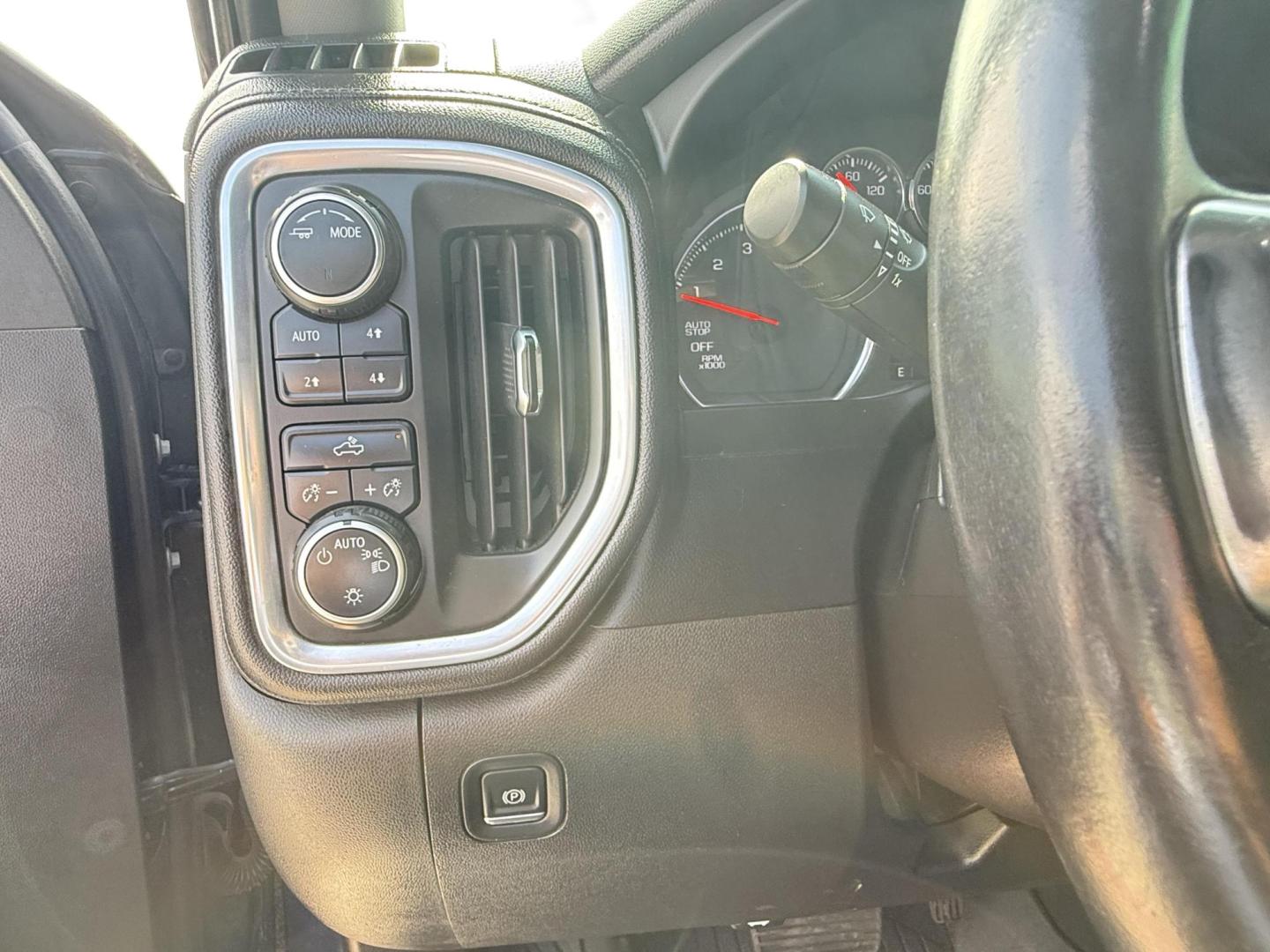 2021 Northsky Blue Metallic /Gideon/Very Dark Atmosphere, cloth Gideon/Very Dar Chevrolet Silverado 1500 74656 (1GCUYDET5MZ) with an 3.0L L6 DOHC 16V TURBO DIESEL engine, 6-Speed Automatic transmission, located at 2401 E Main St., Grand Prairie, TX, 75050, (972) 262-4440, 32.748981, -96.969643 - Photo#25