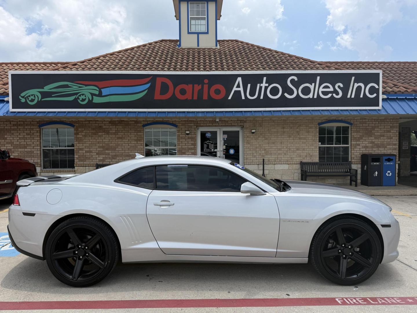 2015 Silver Ice Metallic /Beige Black Gray Chevrolet Camaro 49804 (2G1FD1E36F9) with an 3.6L V6 DOHC 24V FFV engine, 6-Speed Automatic transmission, located at 2401 E Main St., Grand Prairie, TX, 75050, (972) 262-4440, 32.748981, -96.969643 - Photo#11