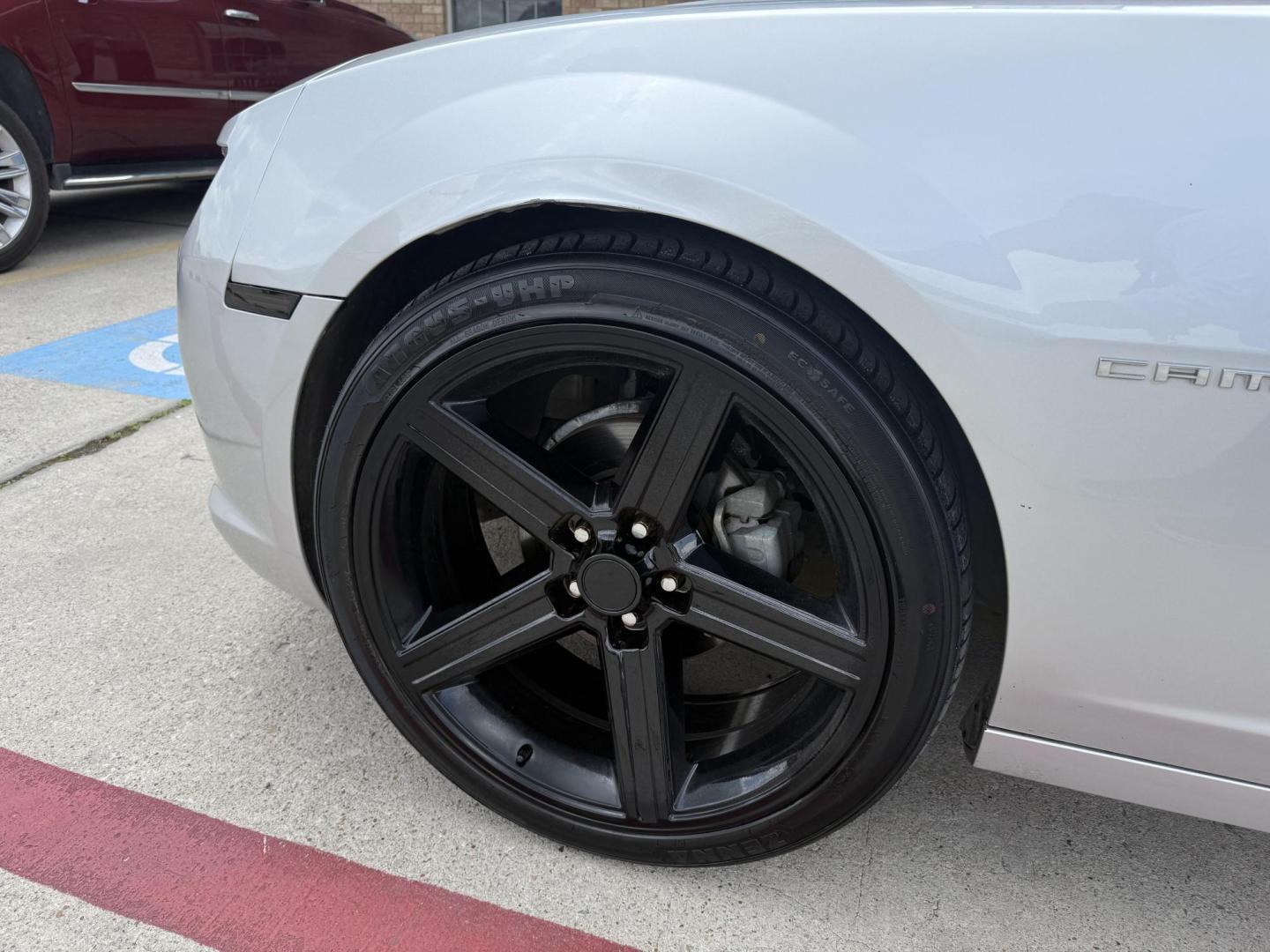 2015 Silver Ice Metallic /Beige Black Gray Chevrolet Camaro 49804 (2G1FD1E36F9) with an 3.6L V6 DOHC 24V FFV engine, 6-Speed Automatic transmission, located at 2401 E Main St., Grand Prairie, TX, 75050, (972) 262-4440, 32.748981, -96.969643 - Photo#16
