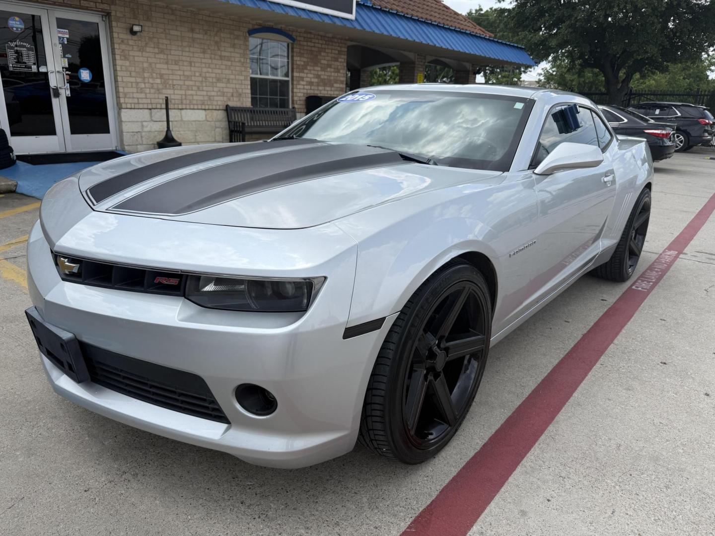 2015 Silver Ice Metallic /Beige Black Gray Chevrolet Camaro 49804 (2G1FD1E36F9) with an 3.6L V6 DOHC 24V FFV engine, 6-Speed Automatic transmission, located at 2401 E Main St., Grand Prairie, TX, 75050, (972) 262-4440, 32.748981, -96.969643 - Photo#21