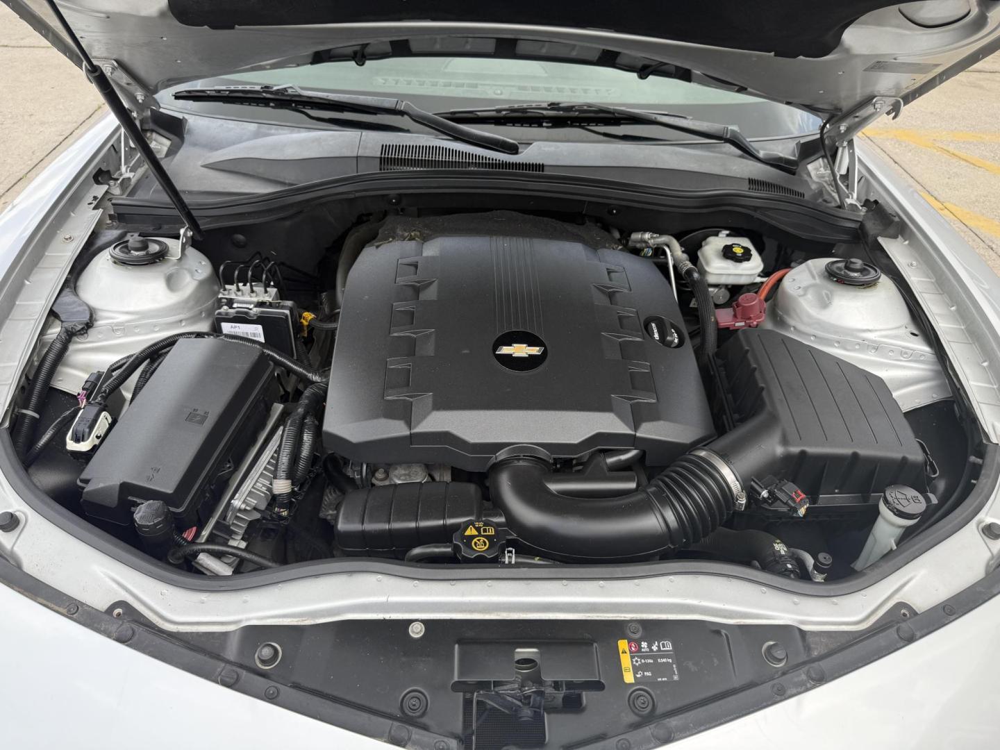 2015 Silver Ice Metallic /Beige Black Gray Chevrolet Camaro 49804 (2G1FD1E36F9) with an 3.6L V6 DOHC 24V FFV engine, 6-Speed Automatic transmission, located at 2401 E Main St., Grand Prairie, TX, 75050, (972) 262-4440, 32.748981, -96.969643 - Photo#29