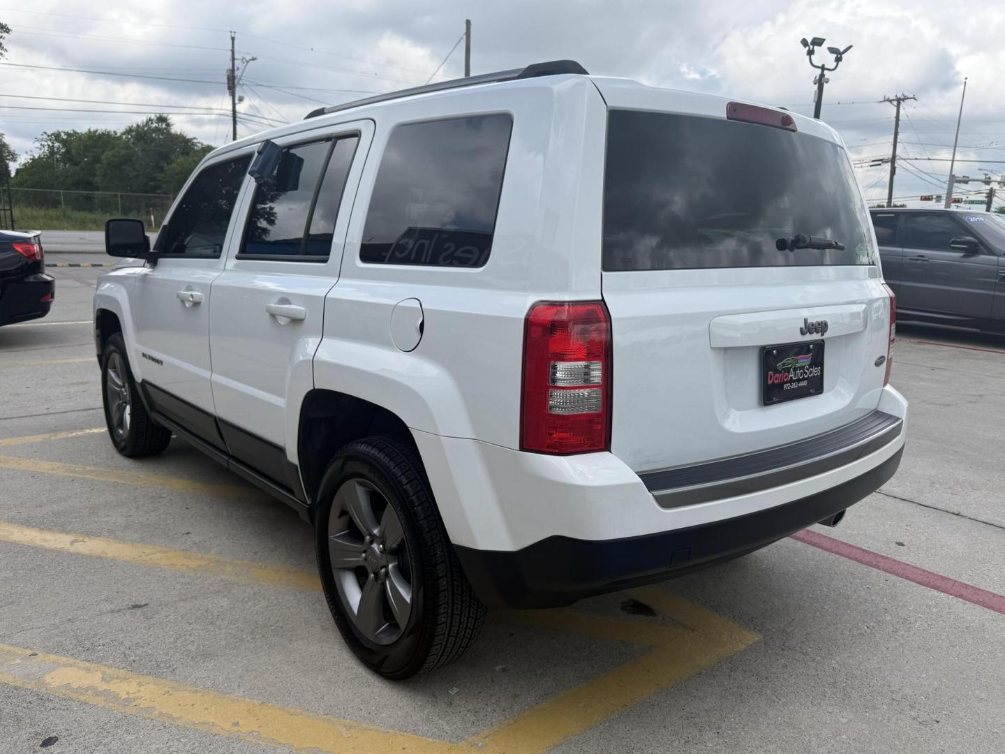 2017 White Knuckle Clear Coat /Dark Slate Gray, premium cloth Dark Slate Gray/Lig Jeep Patriot 55315 (1C4NJPBA1HD) with an 2.0L L4 DOHC 16V engine, Continuously Variable Transmission5-Speed Manual transmission, located at 2401 E Main St., Grand Prairie, TX, 75050, (972) 262-4440, 32.748981, -96.969643 - Photo#11