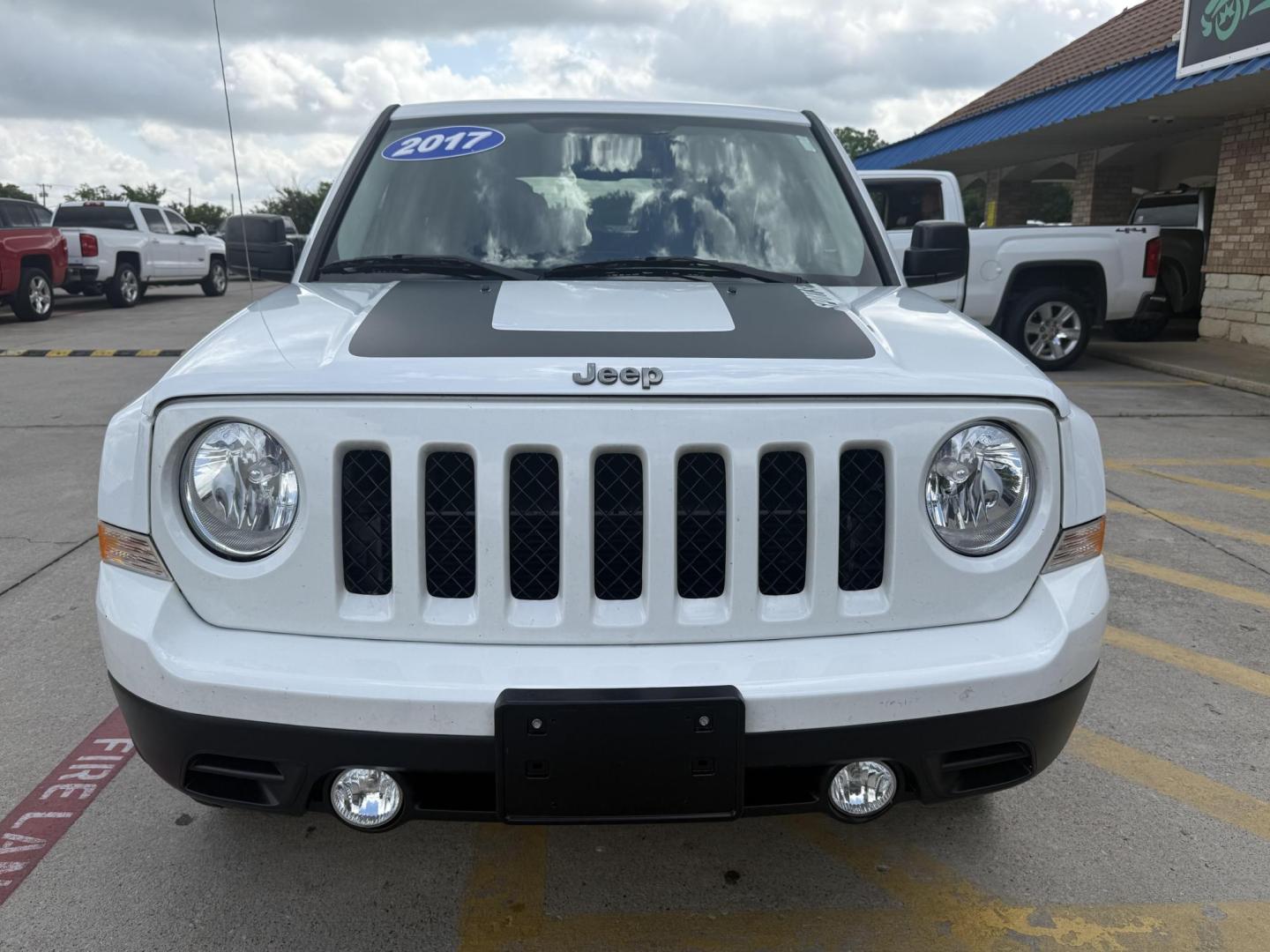 2017 White Knuckle Clear Coat /Dark Slate Gray, premium cloth Dark Slate Gray/Lig Jeep Patriot 55315 (1C4NJPBA1HD) with an 2.0L L4 DOHC 16V engine, Continuously Variable Transmission5-Speed Manual transmission, located at 2401 E Main St., Grand Prairie, TX, 75050, (972) 262-4440, 32.748981, -96.969643 - Photo#13