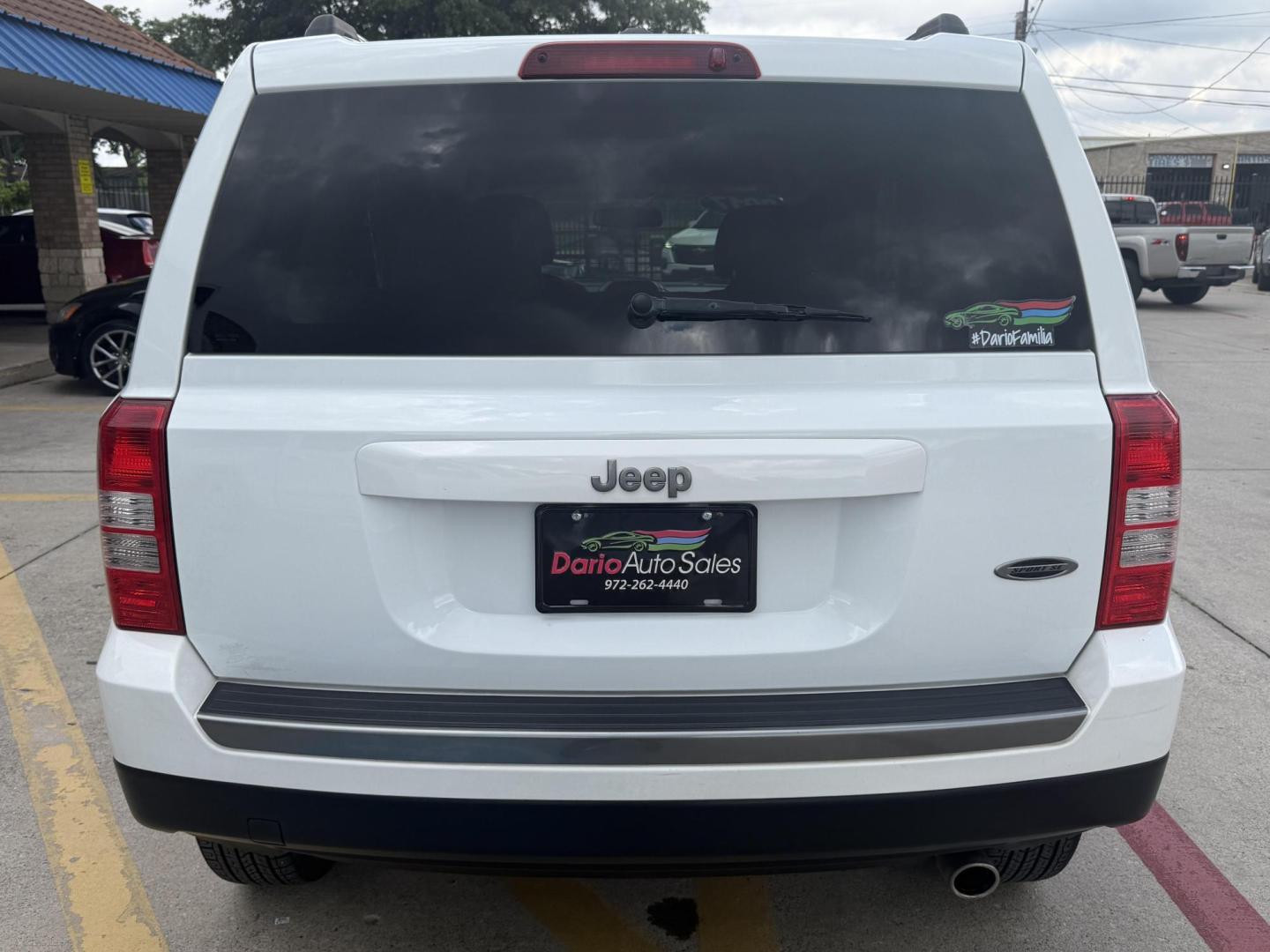 2017 White Knuckle Clear Coat /Dark Slate Gray, premium cloth Dark Slate Gray/Lig Jeep Patriot 55315 (1C4NJPBA1HD) with an 2.0L L4 DOHC 16V engine, Continuously Variable Transmission5-Speed Manual transmission, located at 2401 E Main St., Grand Prairie, TX, 75050, (972) 262-4440, 32.748981, -96.969643 - Photo#27