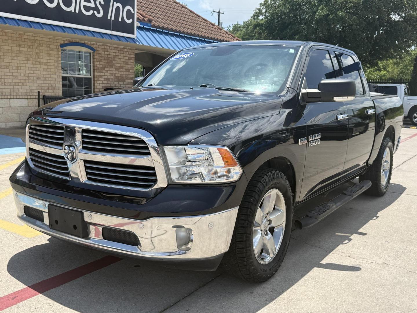 2015 No data /No data RAM 1500 51133 (1C6RR6LT0FS) with an 5.7L V8 OHV 16V engine, 8-Speed Automatic transmission, located at 2401 E Main St., Grand Prairie, TX, 75050, (972) 262-4440, 32.748981, -96.969643 - Photo#0