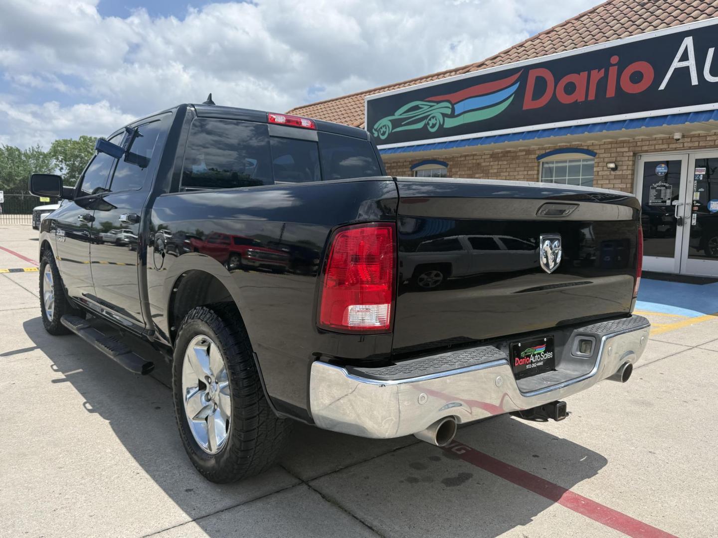 2015 No data /No data RAM 1500 51133 (1C6RR6LT0FS) with an 5.7L V8 OHV 16V engine, 8-Speed Automatic transmission, located at 2401 E Main St., Grand Prairie, TX, 75050, (972) 262-4440, 32.748981, -96.969643 - Photo#19