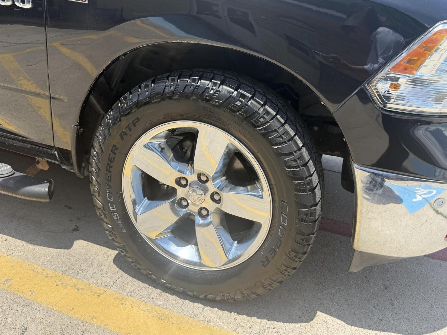 2015 No data /No data RAM 1500 51133 (1C6RR6LT0FS) with an 5.7L V8 OHV 16V engine, 8-Speed Automatic transmission, located at 2401 E Main St., Grand Prairie, TX, 75050, (972) 262-4440, 32.748981, -96.969643 - Photo#20