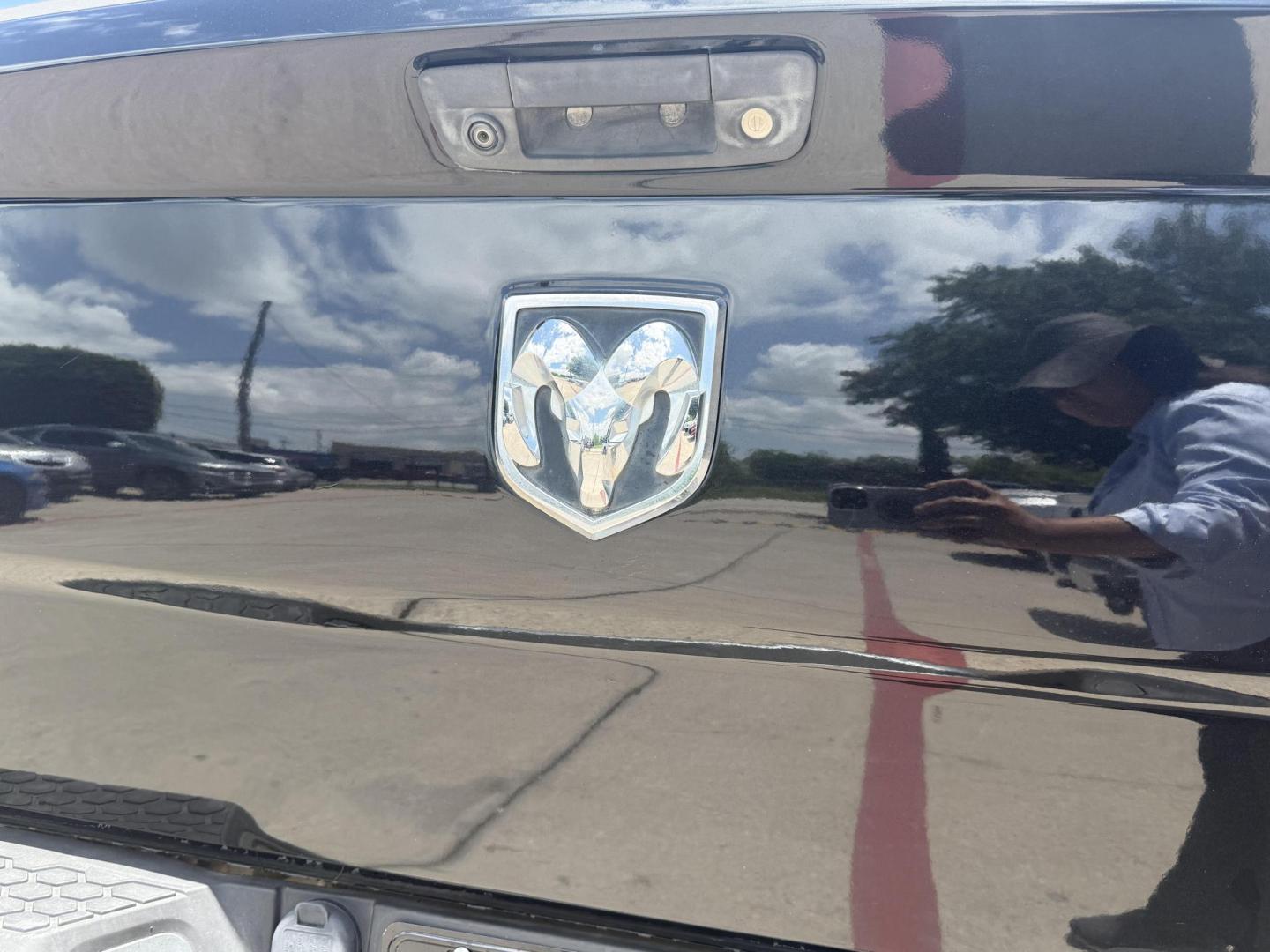 2015 No data /No data RAM 1500 51133 (1C6RR6LT0FS) with an 5.7L V8 OHV 16V engine, 8-Speed Automatic transmission, located at 2401 E Main St., Grand Prairie, TX, 75050, (972) 262-4440, 32.748981, -96.969643 - Photo#22