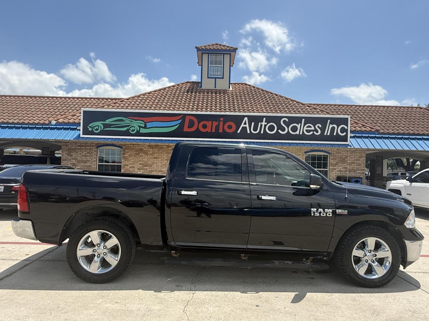 2015 No data /No data RAM 1500 51133 (1C6RR6LT0FS) with an 5.7L V8 OHV 16V engine, 8-Speed Automatic transmission, located at 2401 E Main St., Grand Prairie, TX, 75050, (972) 262-4440, 32.748981, -96.969643 - Photo#25