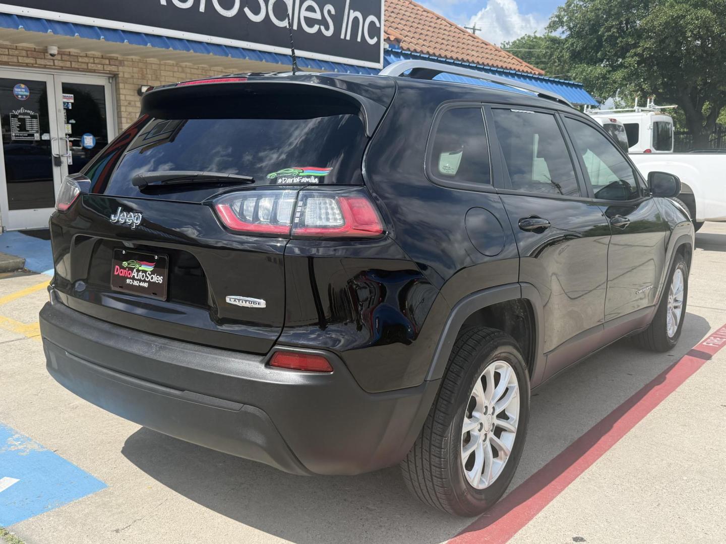 2021 Diamond Black Crystal Pearl Coat /Black, cloth Black/Light Frost Beige, cloth Jeep Cherokee 74375 (1C4PJLCB3MD) with an 2.4L L4 DOHC 16V engine, 9-Speed Automatic transmission, located at 2401 E Main St., Grand Prairie, TX, 75050, (972) 262-4440, 32.748981, -96.969643 - Photo#10