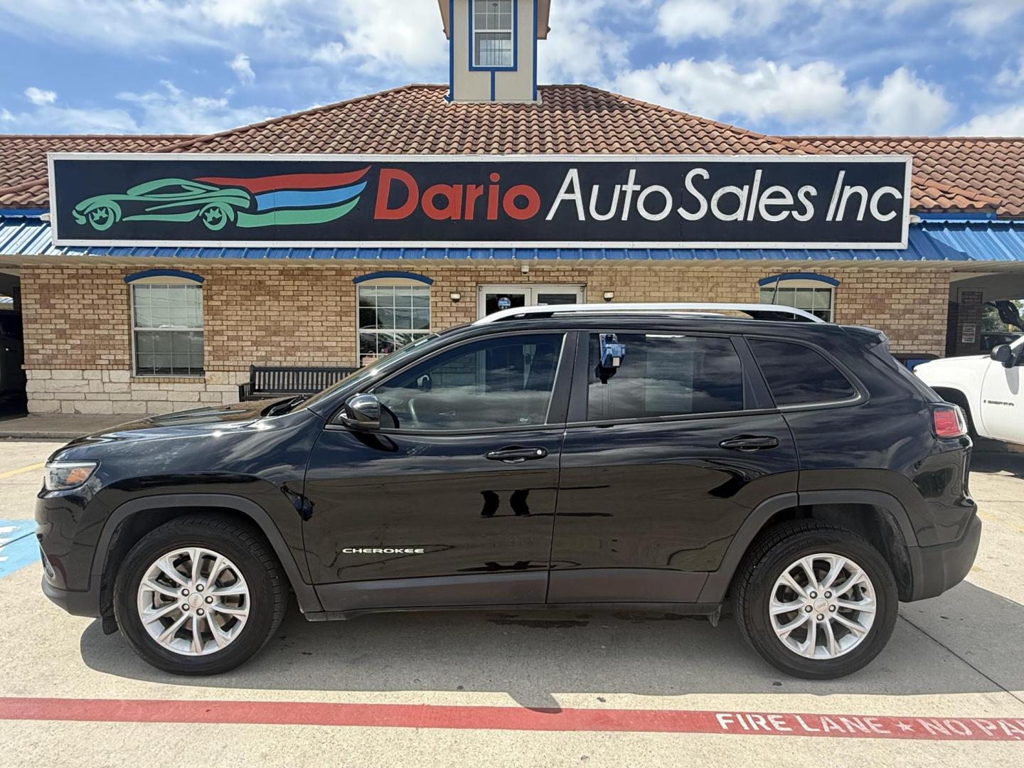 2021 Diamond Black Crystal Pearl Coat /Black, cloth Black/Light Frost Beige, cloth Jeep Cherokee 74375 (1C4PJLCB3MD) with an 2.4L L4 DOHC 16V engine, 9-Speed Automatic transmission, located at 2401 E Main St., Grand Prairie, TX, 75050, (972) 262-4440, 32.748981, -96.969643 - Photo#16