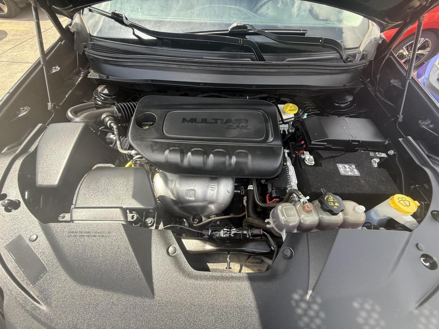 2021 Diamond Black Crystal Pearl Coat /Black, cloth Black/Light Frost Beige, cloth Jeep Cherokee 74375 (1C4PJLCB3MD) with an 2.4L L4 DOHC 16V engine, 9-Speed Automatic transmission, located at 2401 E Main St., Grand Prairie, TX, 75050, (972) 262-4440, 32.748981, -96.969643 - Photo#18