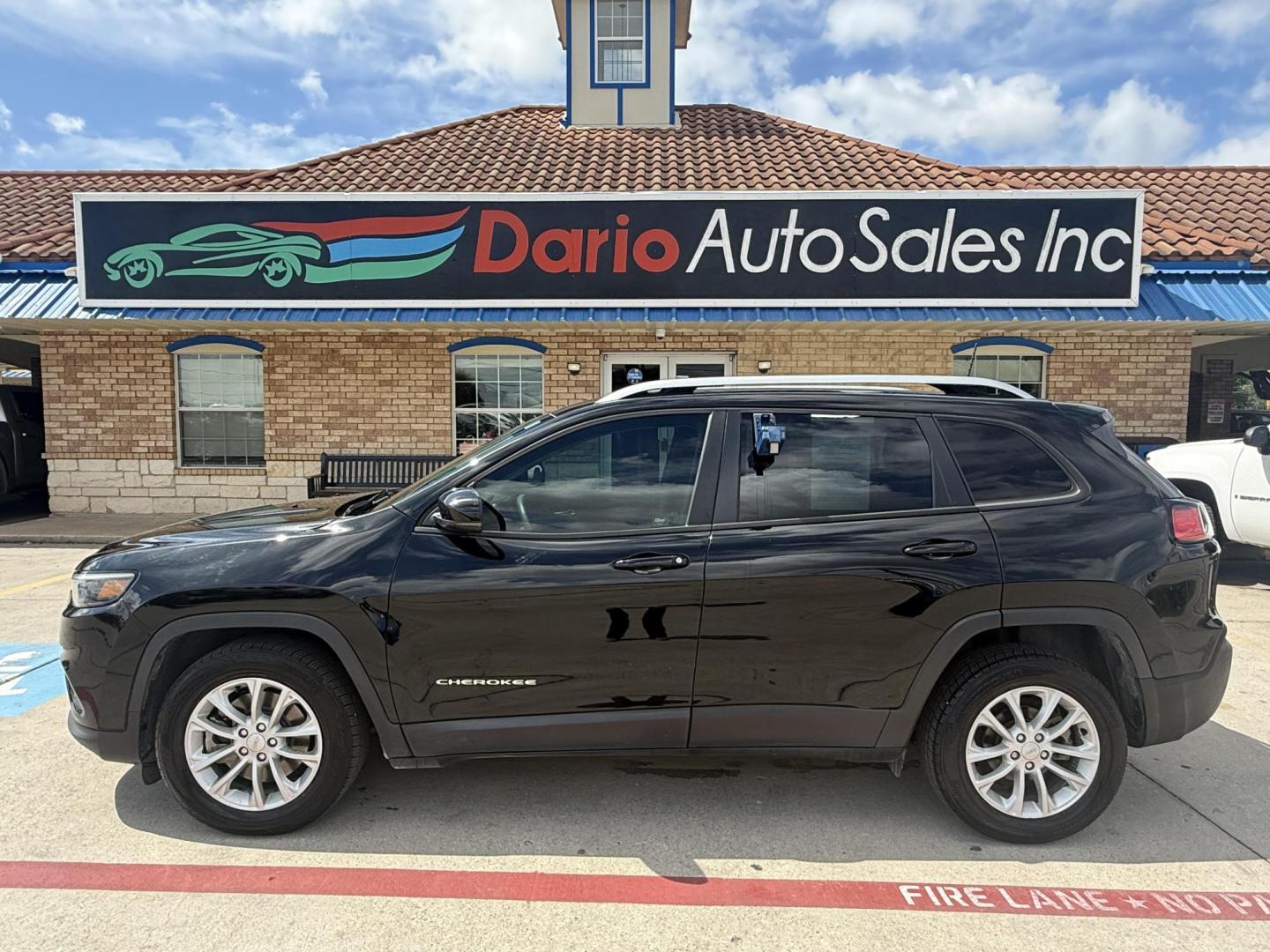 2021 Diamond Black Crystal Pearl Coat /Black, cloth Black/Light Frost Beige, cloth Jeep Cherokee 74375 (1C4PJLCB3MD) with an 2.4L L4 DOHC 16V engine, 9-Speed Automatic transmission, located at 2401 E Main St., Grand Prairie, TX, 75050, (972) 262-4440, 32.748981, -96.969643 - Photo#20