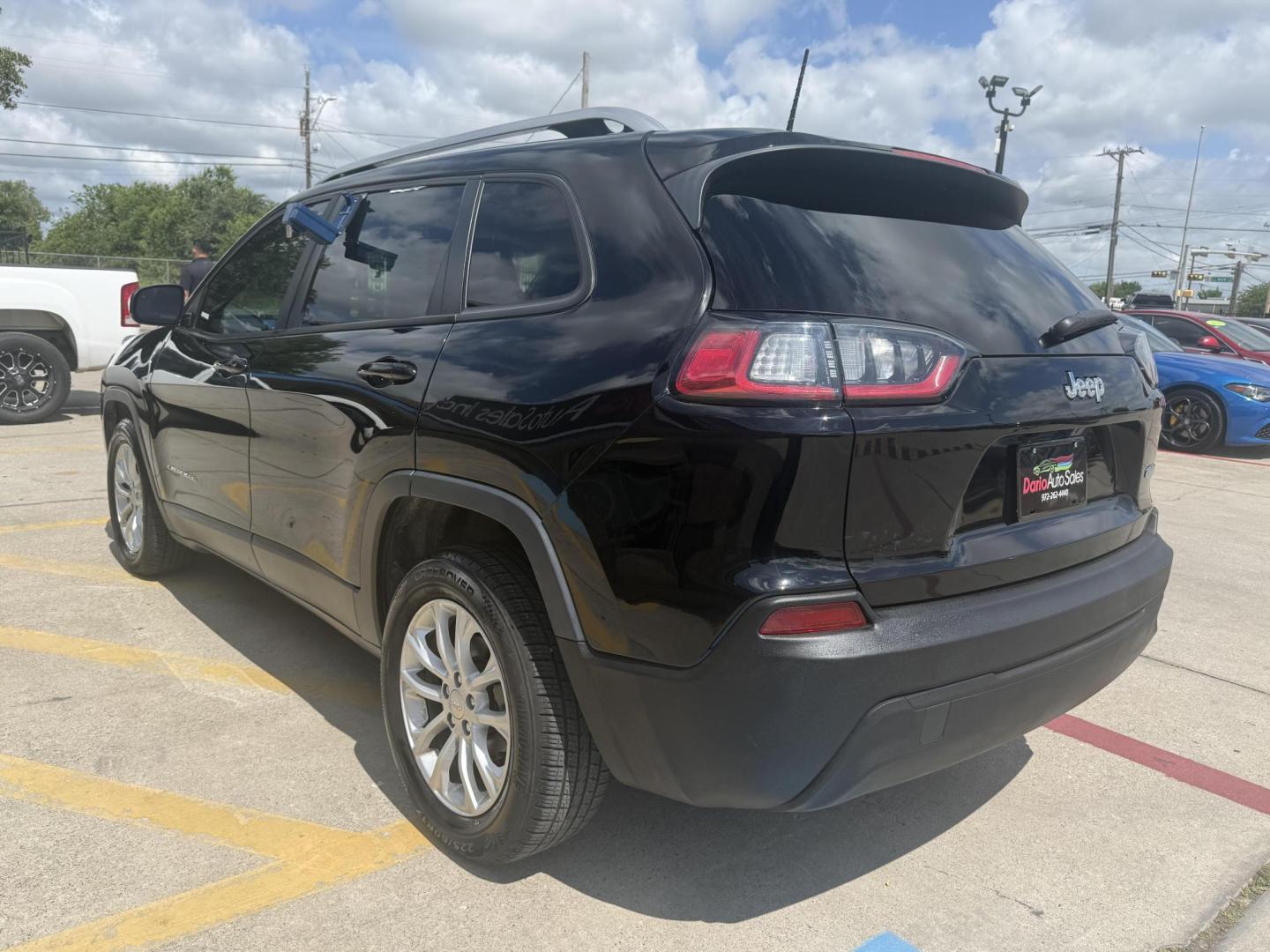 2021 Diamond Black Crystal Pearl Coat /Black, cloth Black/Light Frost Beige, cloth Jeep Cherokee 74375 (1C4PJLCB3MD) with an 2.4L L4 DOHC 16V engine, 9-Speed Automatic transmission, located at 2401 E Main St., Grand Prairie, TX, 75050, (972) 262-4440, 32.748981, -96.969643 - Photo#26