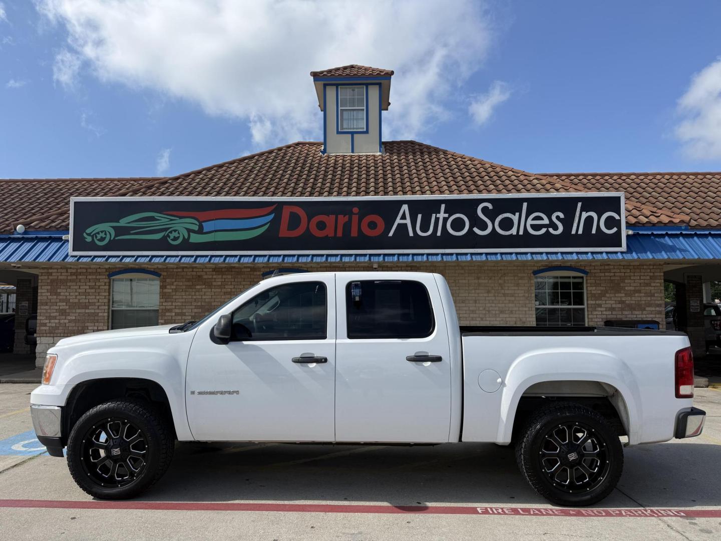 2008 Summit White /Dark Titanium/Light Titanium Cloth Interior Dark T GMC Sierra 1500 35803 (3GTEC13JX8G) with an 5.3L V8 OHV 16V engine, 4-Speed Automatic transmission, located at 2401 E Main St., Grand Prairie, TX, 75050, (972) 262-4440, 32.748981, -96.969643 - Photo#3
