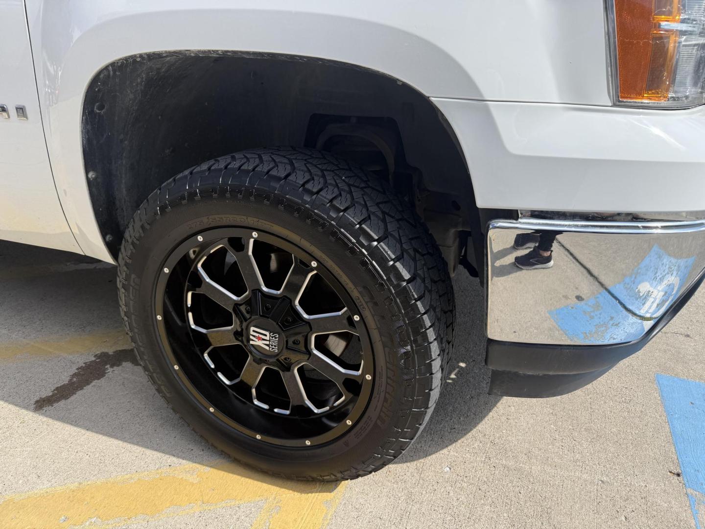 2008 Summit White /Dark Titanium/Light Titanium Cloth Interior Dark T GMC Sierra 1500 35803 (3GTEC13JX8G) with an 5.3L V8 OHV 16V engine, 4-Speed Automatic transmission, located at 2401 E Main St., Grand Prairie, TX, 75050, (972) 262-4440, 32.748981, -96.969643 - Photo#20