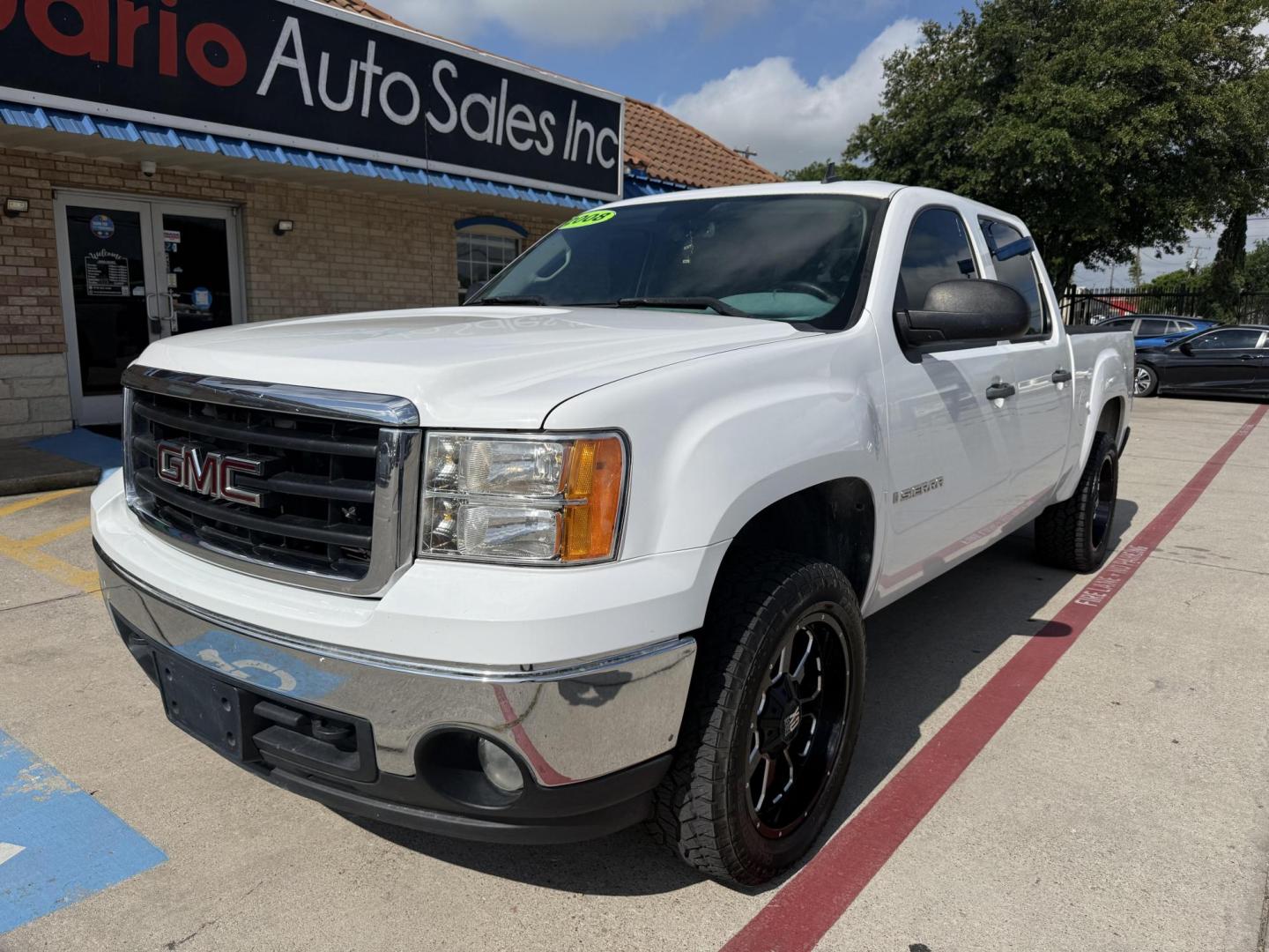 2008 Summit White /Dark Titanium/Light Titanium Cloth Interior Dark T GMC Sierra 1500 35803 (3GTEC13JX8G) with an 5.3L V8 OHV 16V engine, 4-Speed Automatic transmission, located at 2401 E Main St., Grand Prairie, TX, 75050, (972) 262-4440, 32.748981, -96.969643 - Photo#29