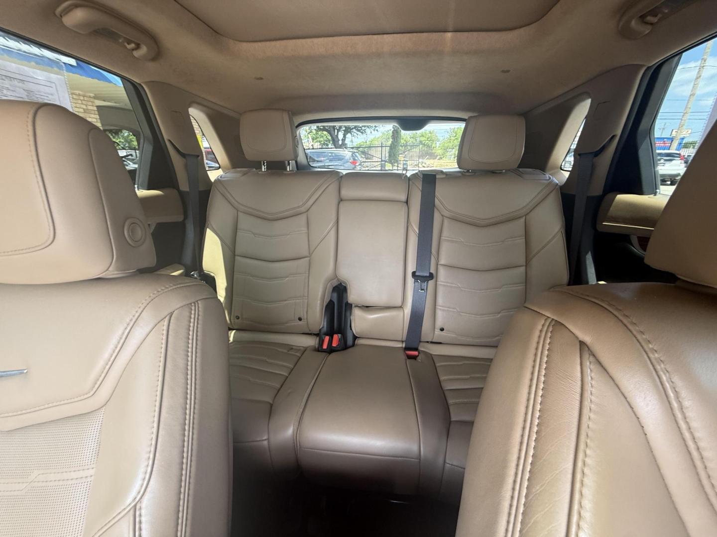 2017 Crystal White Tricoat /Jet Black, premium leather Maple Sugar w/Jet Black Cadillac XT5 54872 (1GYKNFRS8HZ) with an 3.6L V6 DOHC 24V engine, 8-Speed Automatic transmission, located at 2401 E Main St., Grand Prairie, TX, 75050, (972) 262-4440, 32.748981, -96.969643 - Photo#8