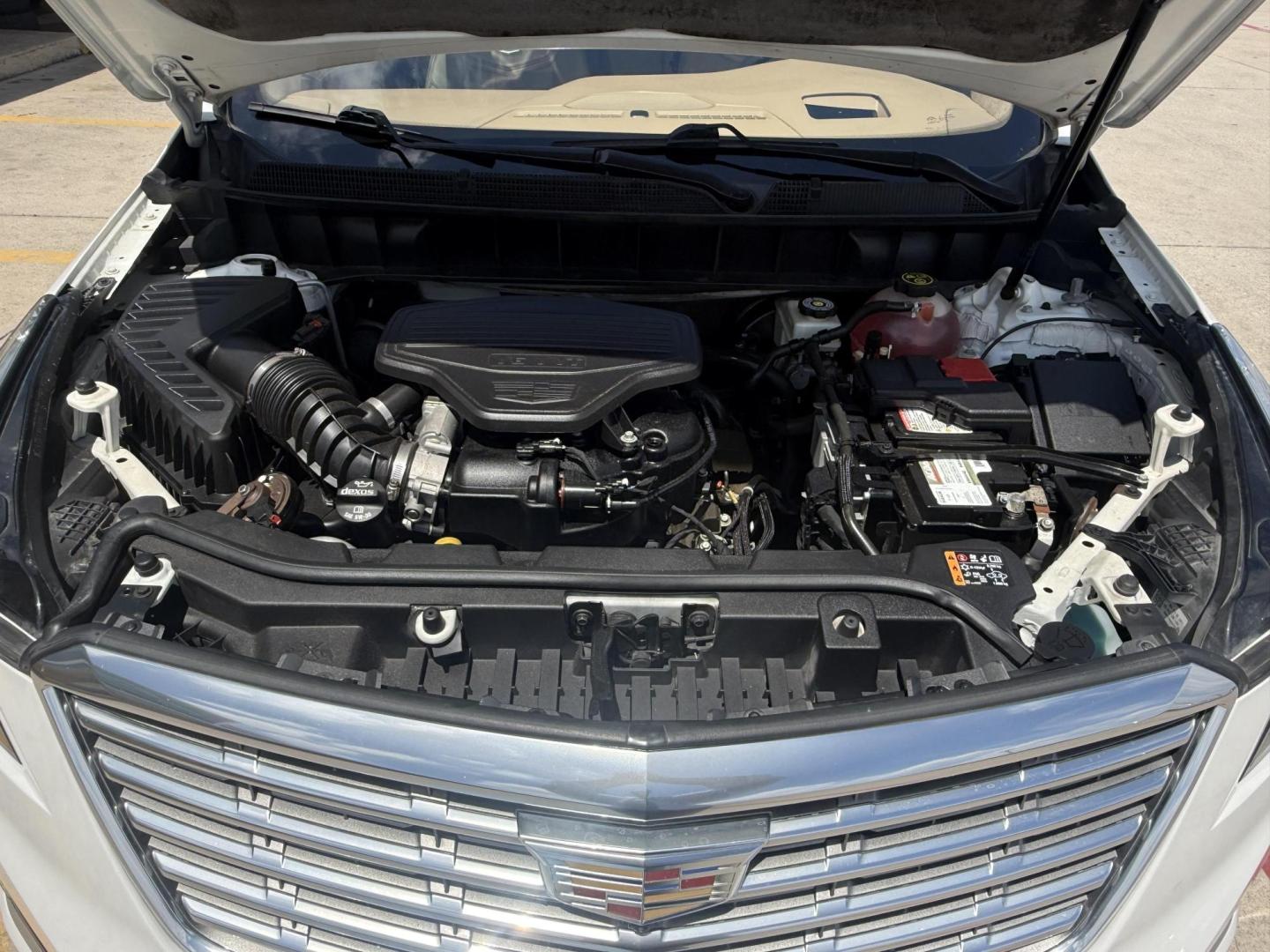 2017 Crystal White Tricoat /Jet Black, premium leather Maple Sugar w/Jet Black Cadillac XT5 54872 (1GYKNFRS8HZ) with an 3.6L V6 DOHC 24V engine, 8-Speed Automatic transmission, located at 2401 E Main St., Grand Prairie, TX, 75050, (972) 262-4440, 32.748981, -96.969643 - Photo#14